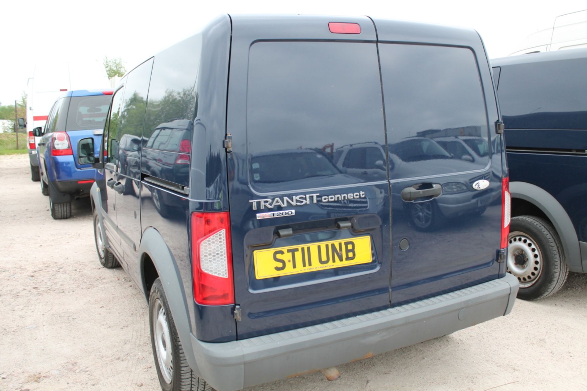 Ford Transit Connect 75 T200 - 1753cc 2 Door Van - Image 3 of 3