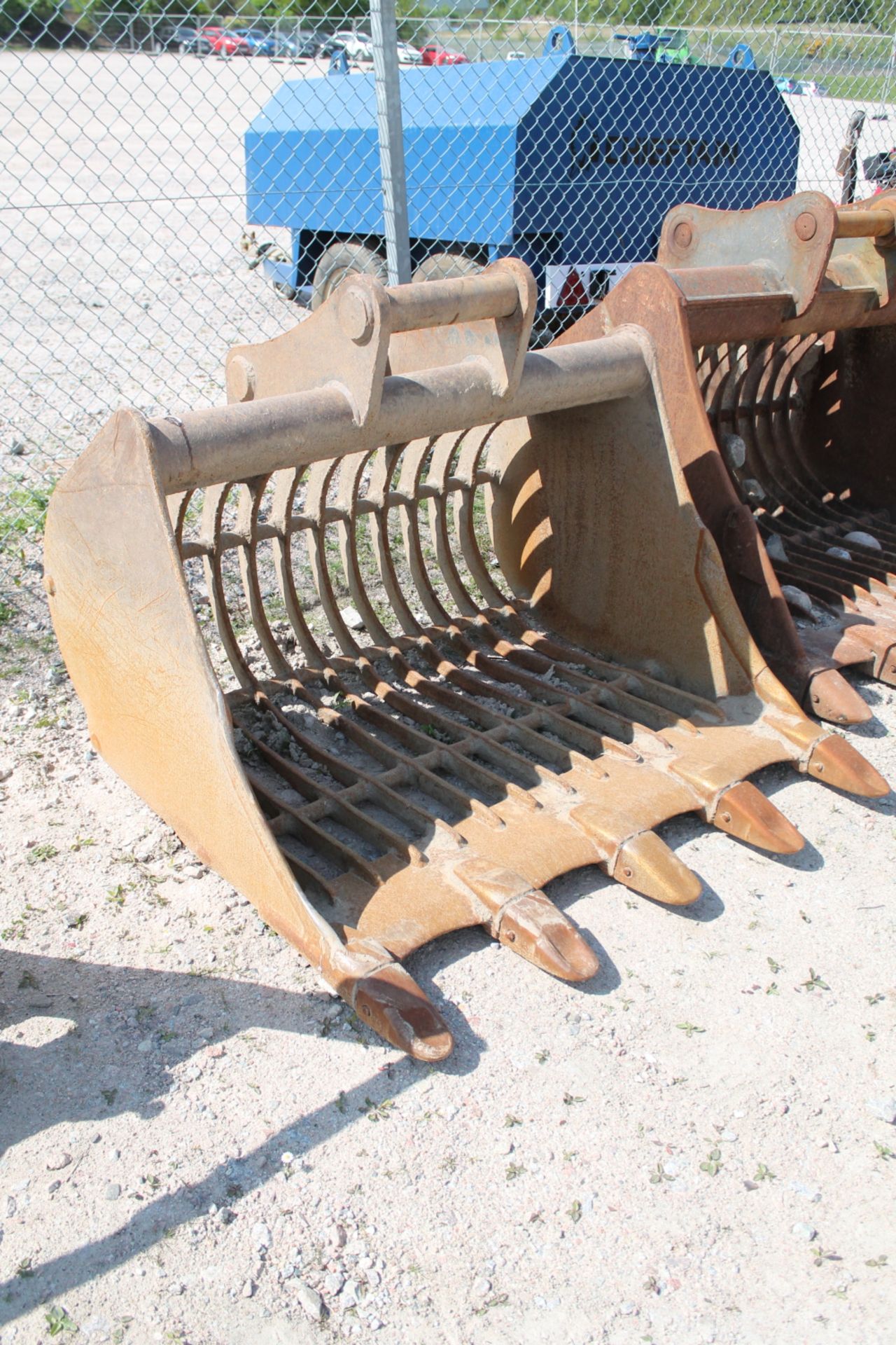 1.2 RIDDLING BUCKET 80MM PINS