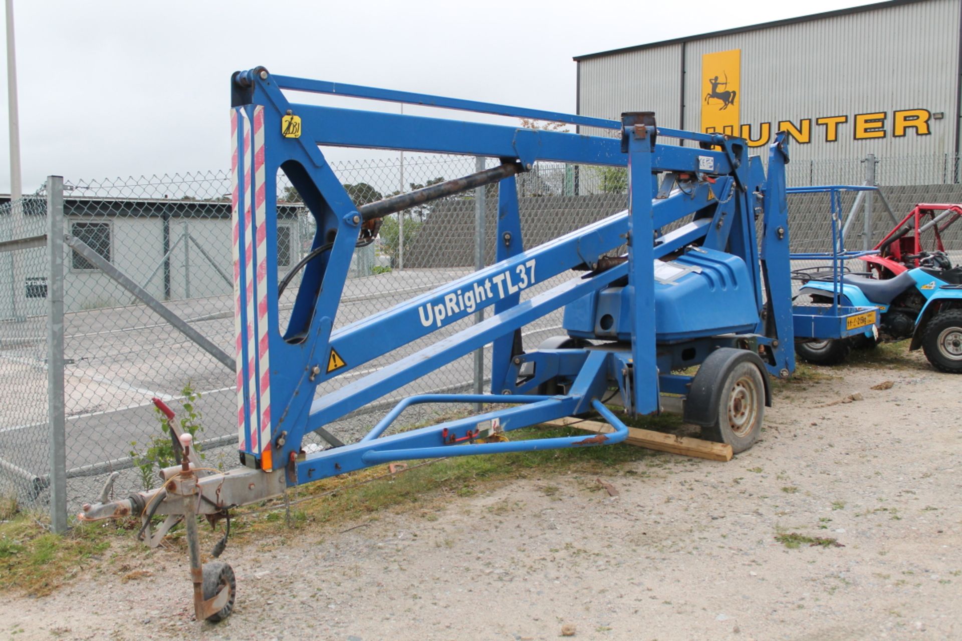 TOWABLE CHERRY PICKER