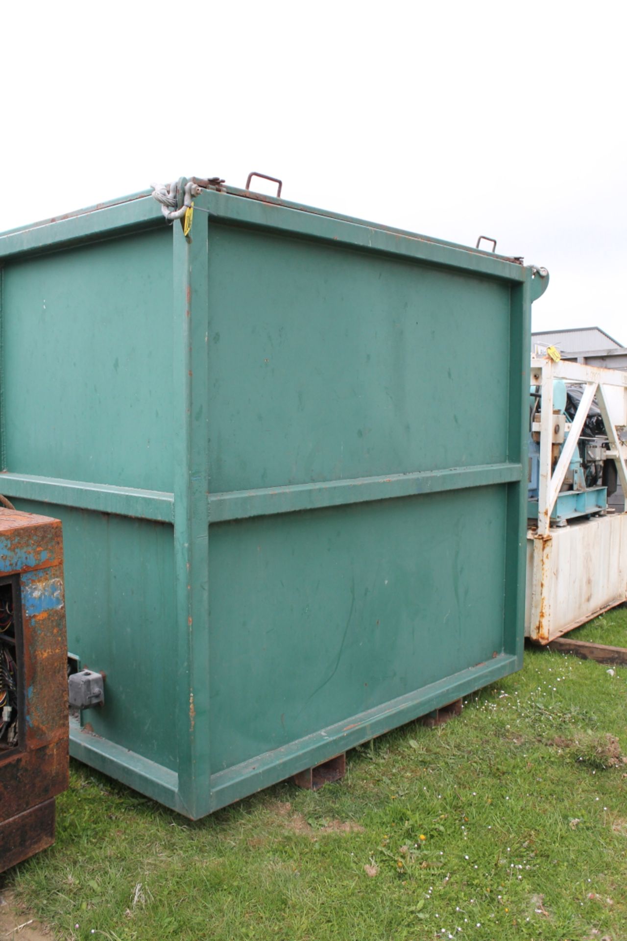 GREEN STEEL BOX UNIT 210X210X1300M