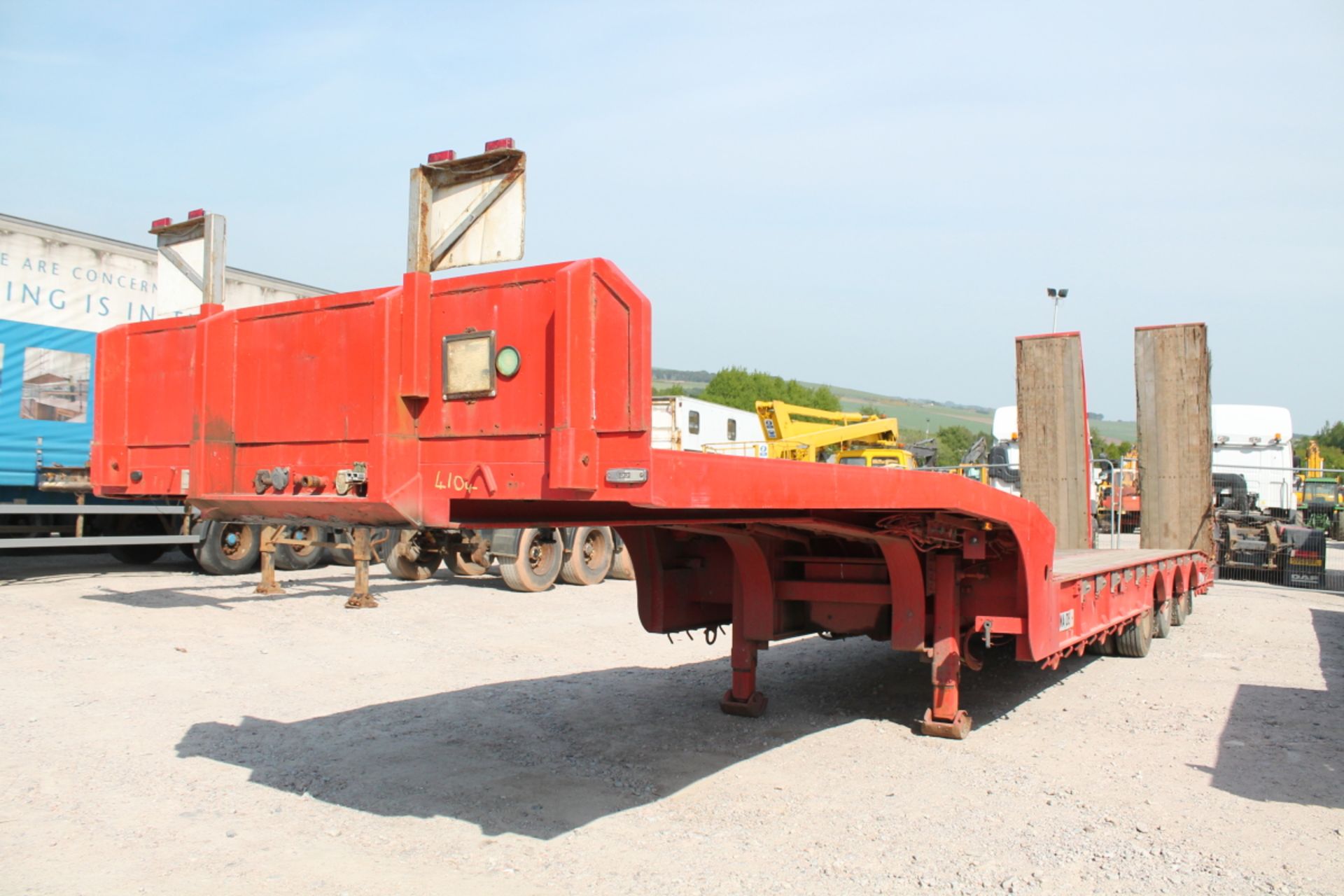 LOW LOADER TRAILER (MA05)