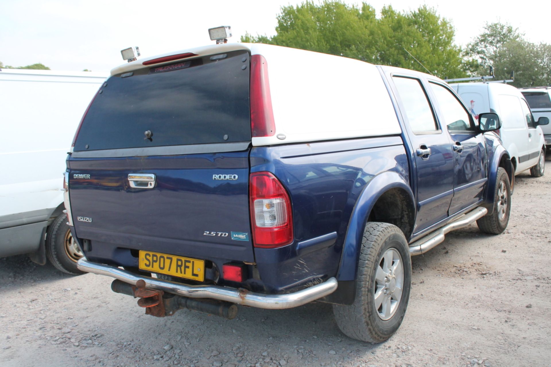 Isuzu Rodeo Denver Max Td I-c - 2499cc Pickup - Image 2 of 3