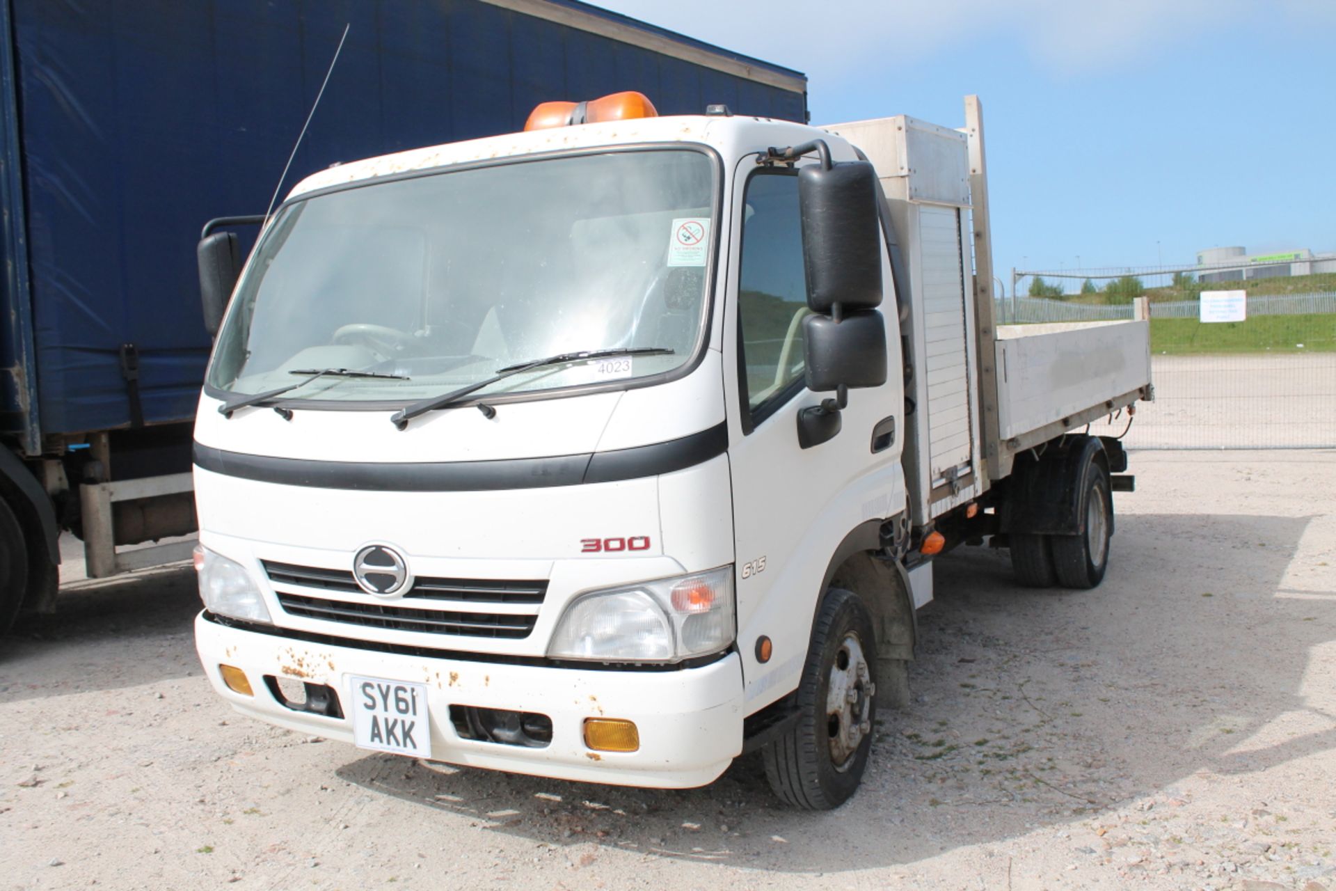 Hino 300 Series Xzu415r-hkmmdw3 Day - 4009cc Truck - Image 2 of 3