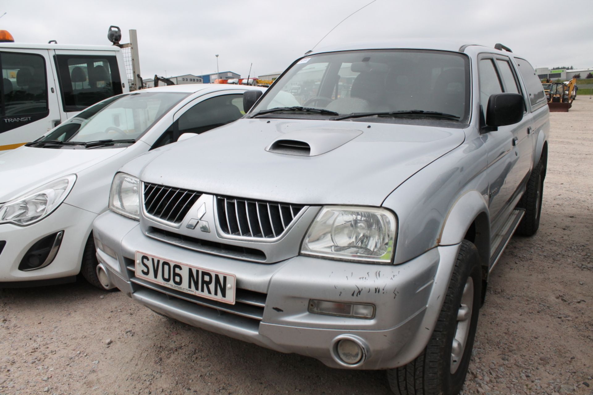 Mitsubishi L200 Trojan - 2477cc 4x4 - Image 2 of 3