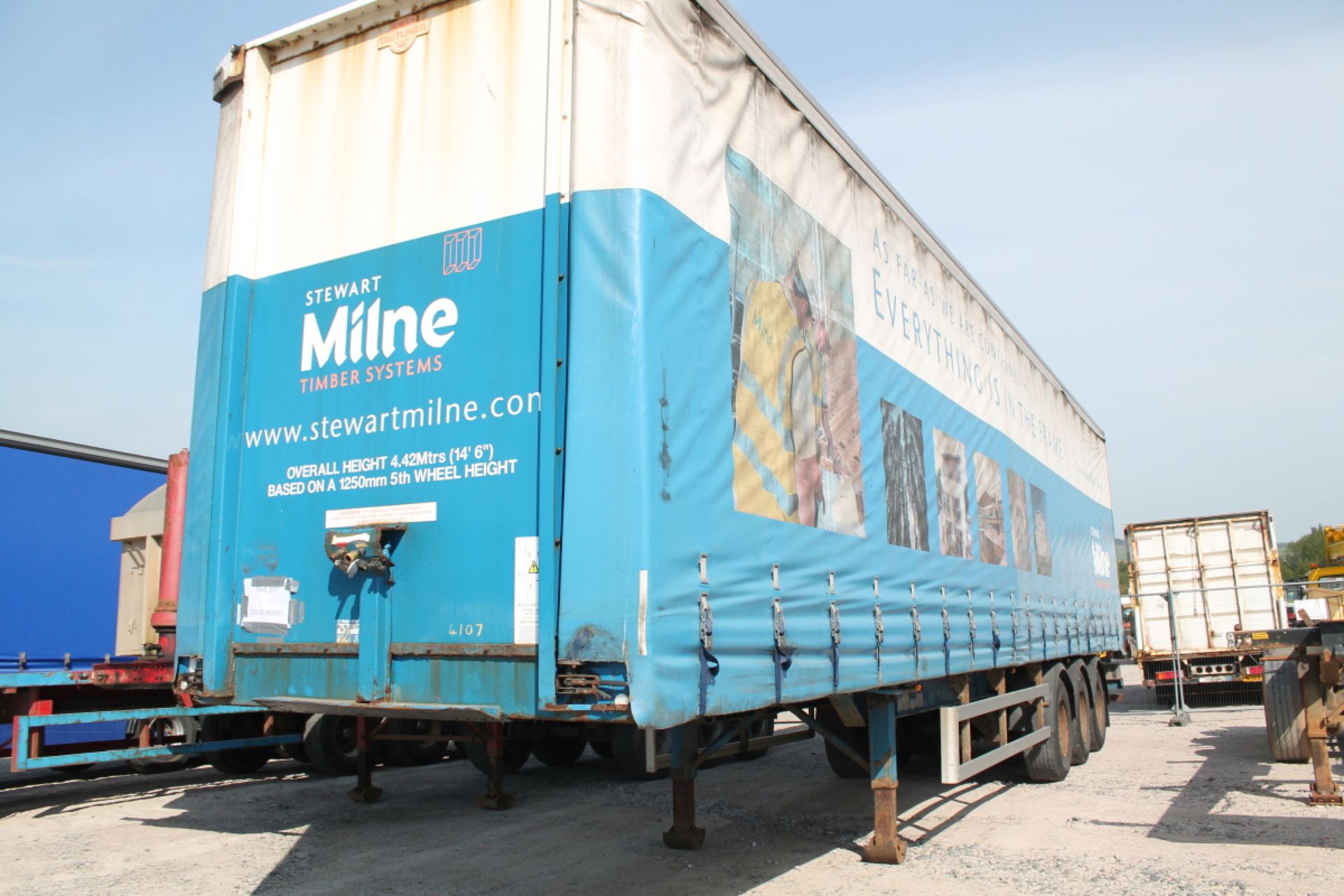 M & G CURTAINSIDE TRI AXLE TRAILER