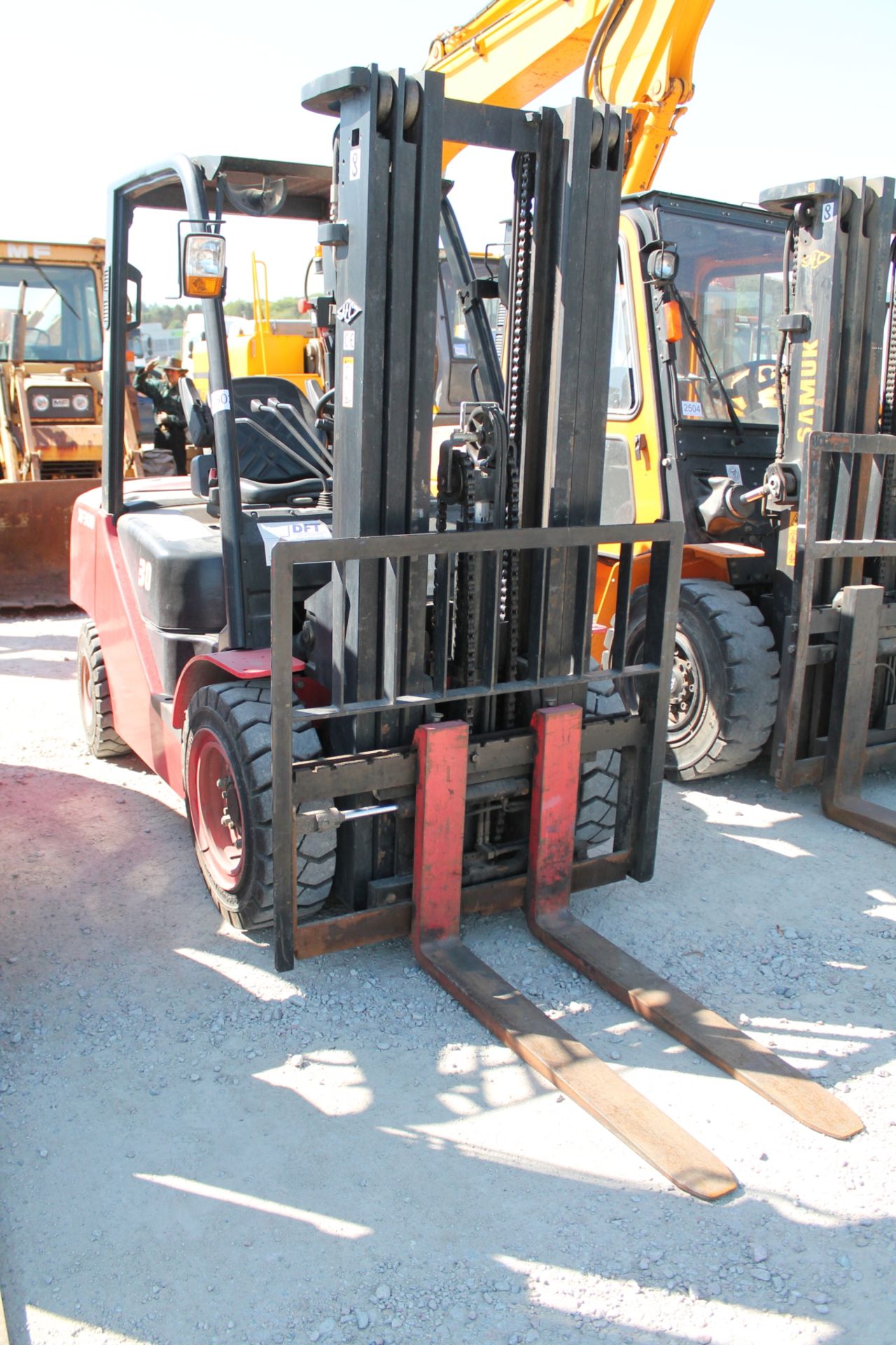 Year 2012, Nissan XF30D Masted Forklift , Displays 4233 hours Not Warranted, Plus VAT, Liquidation D