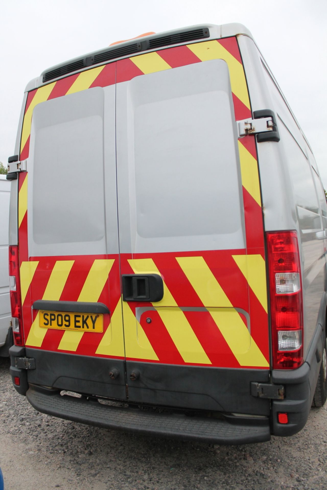 Iveco Daily 35s12 Mwb - 2287cc 2 Door Van - Image 3 of 3