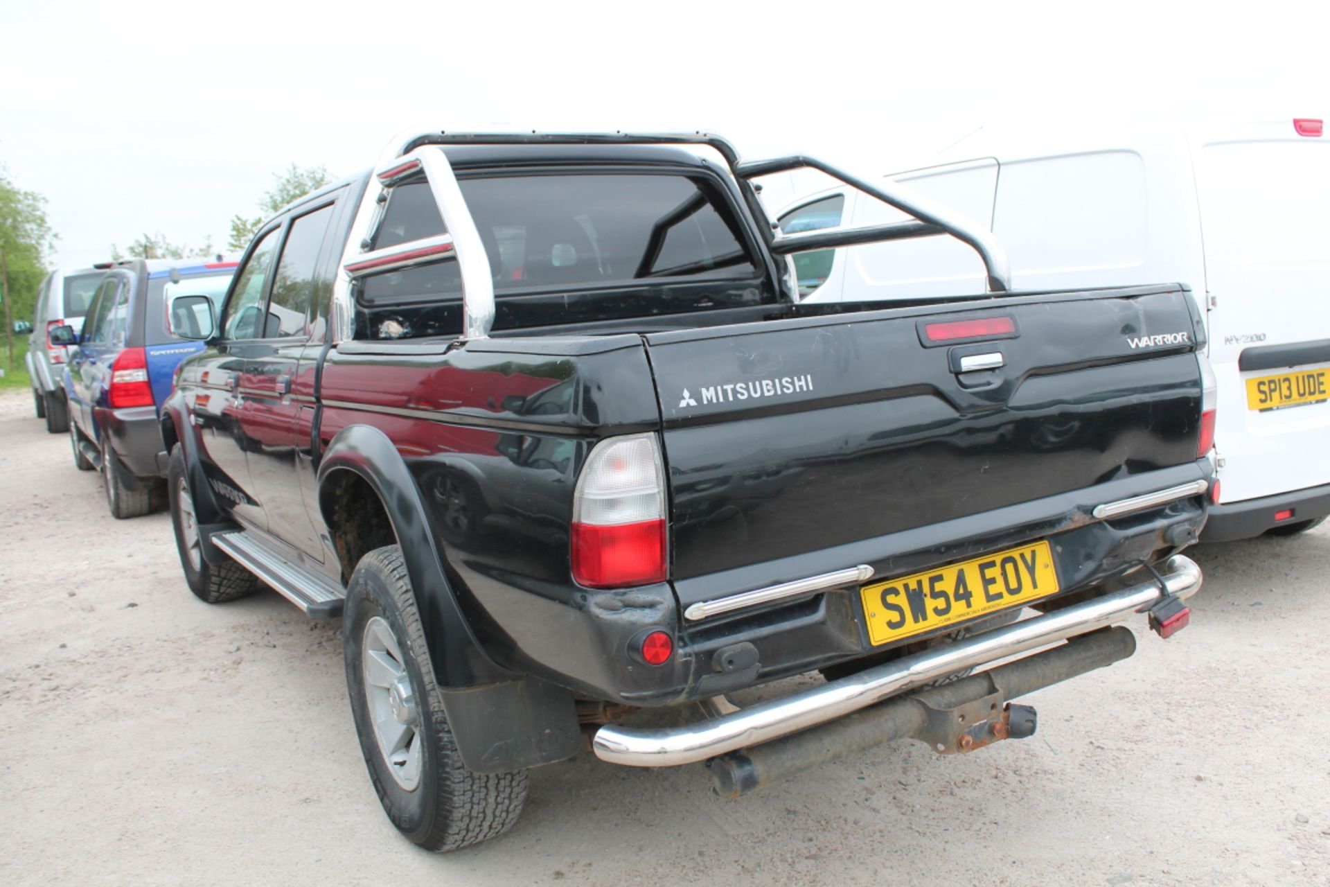 Mitsubishi L200 Warrior Lwb - 2477cc Pickup - Image 2 of 3