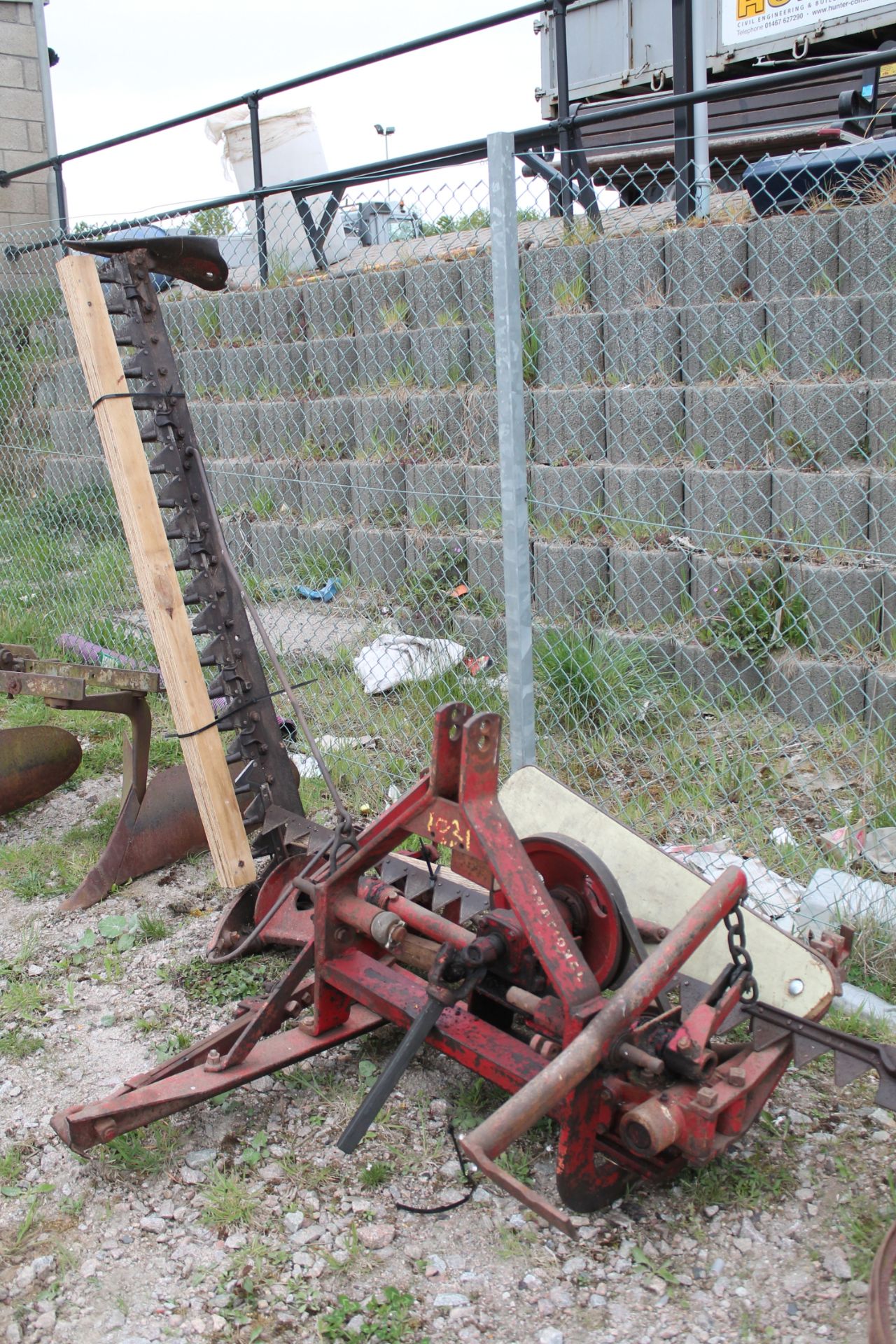 INTERNATIONAL FINGER BAR MOWER WITH PTO