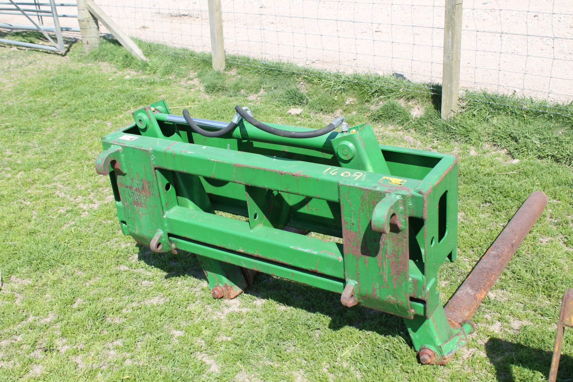 MCHALE 691 ROUND BALE HANDLER WITH EURO HITCH BRACKETS