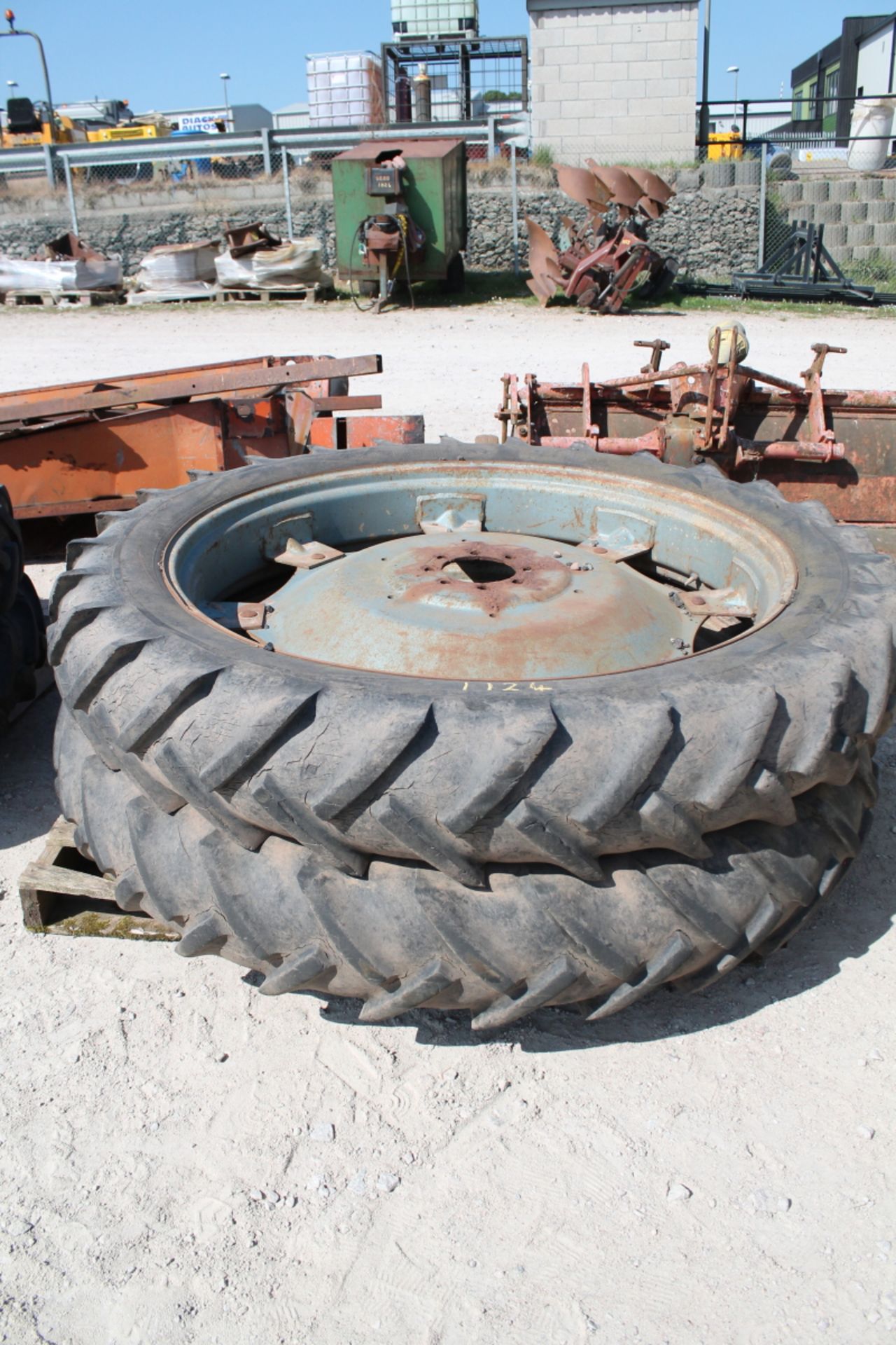 PAIR ROW CROP WHEELS & TYRES