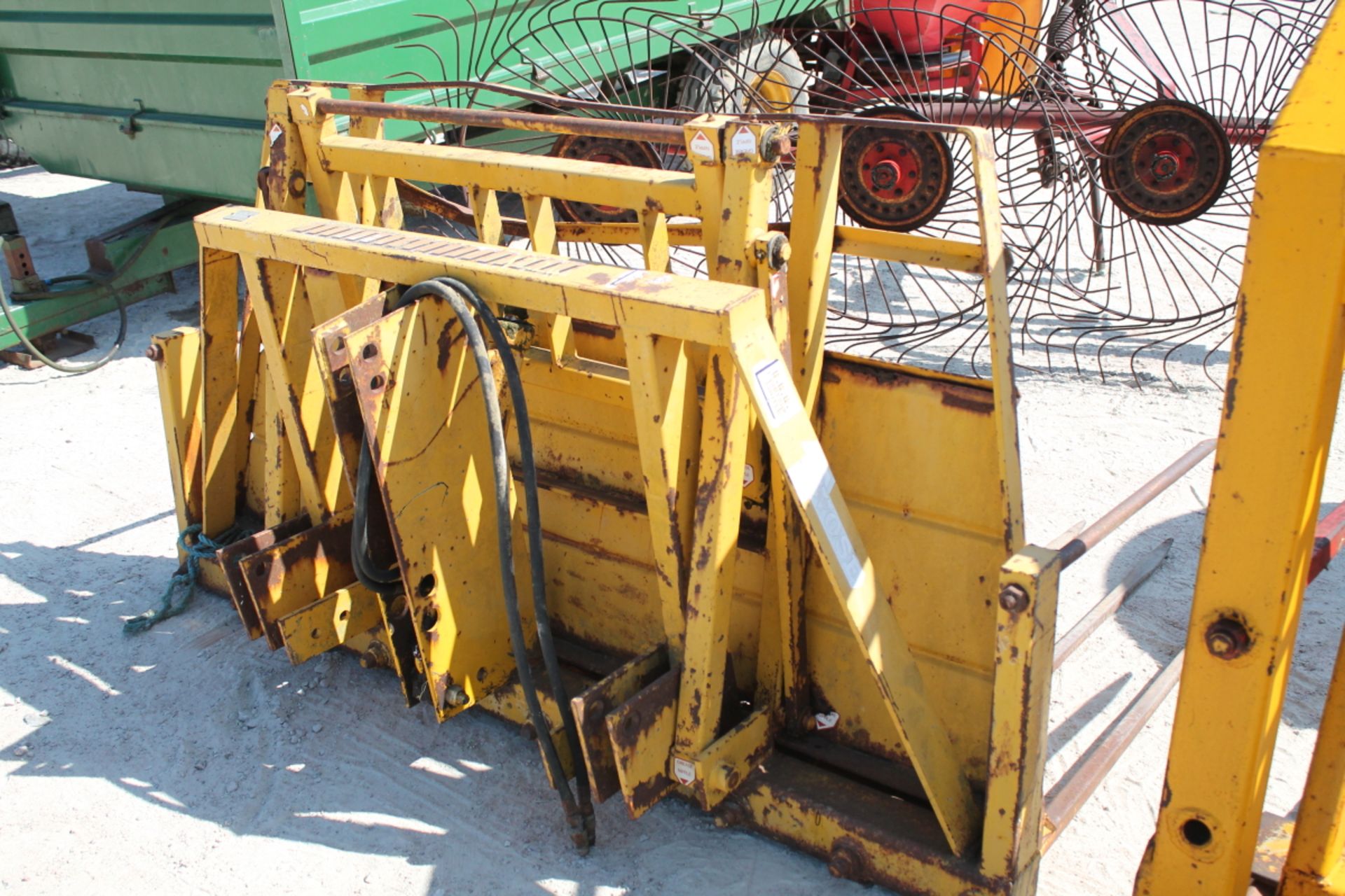 TWOSE PUSH OFF SILAGE BUCK RAKE