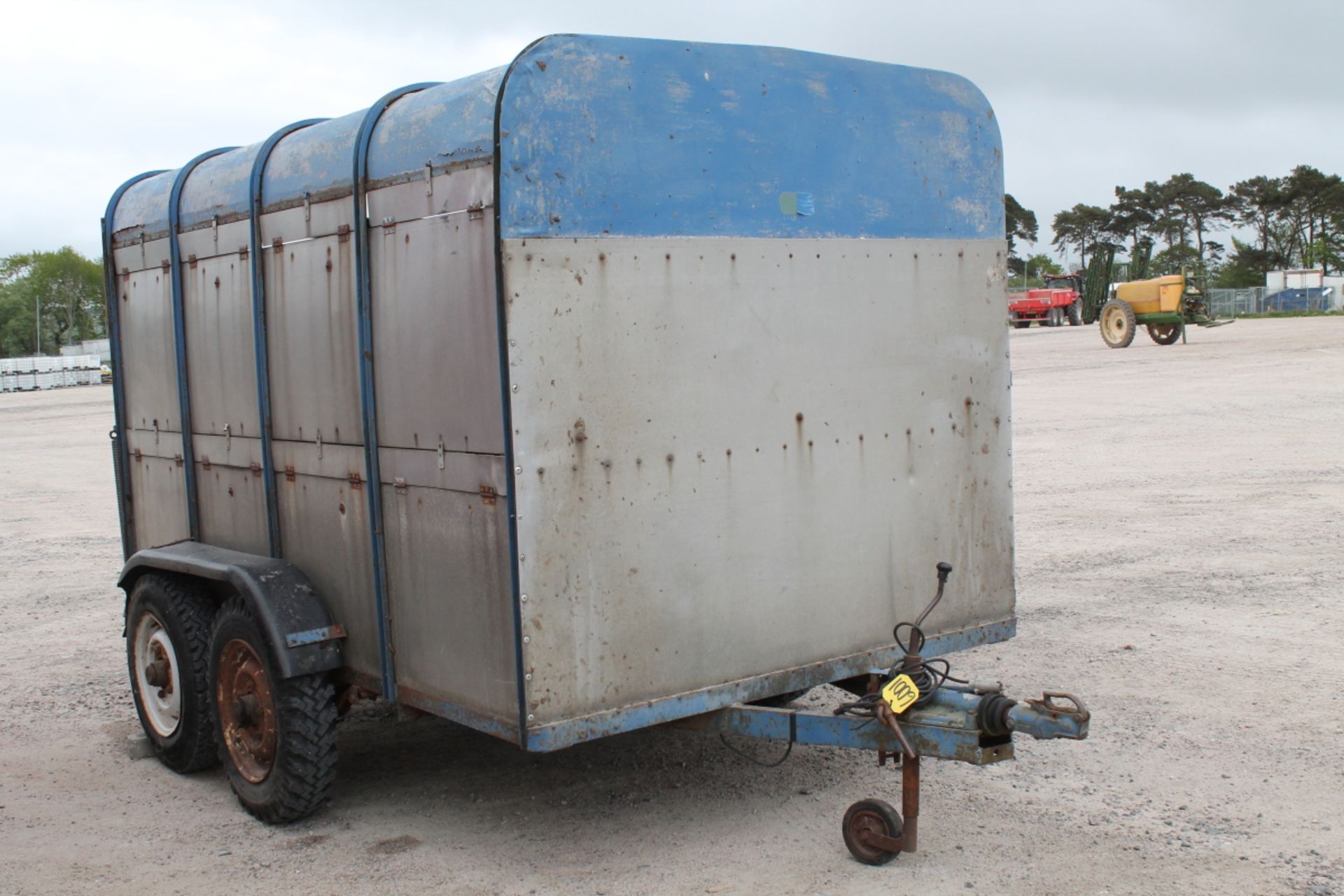 LIVESTOCK TRAILER