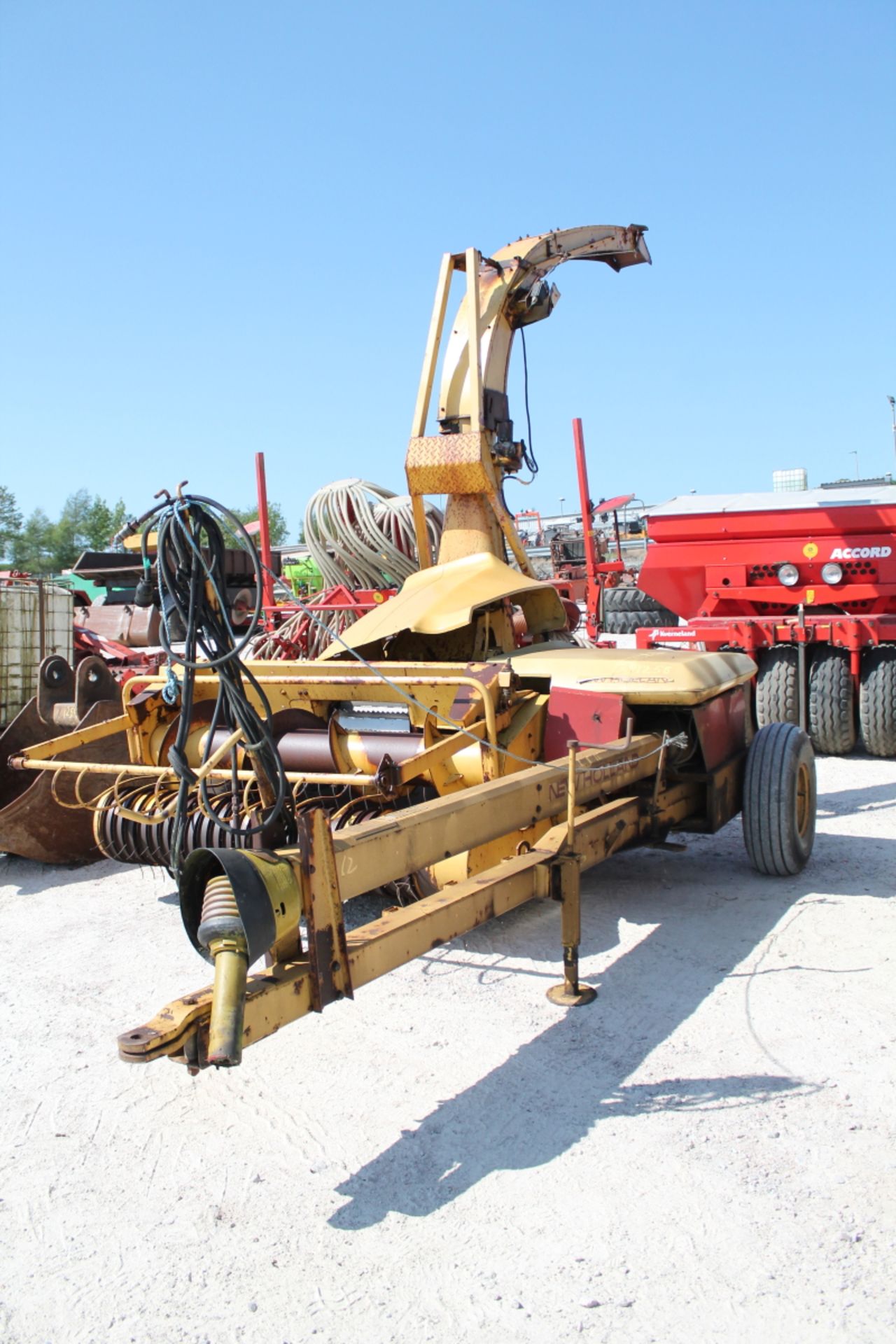 NEW HOLLAND 525 CHOPPER WITH PTO & C/BOX IN P/CABIN