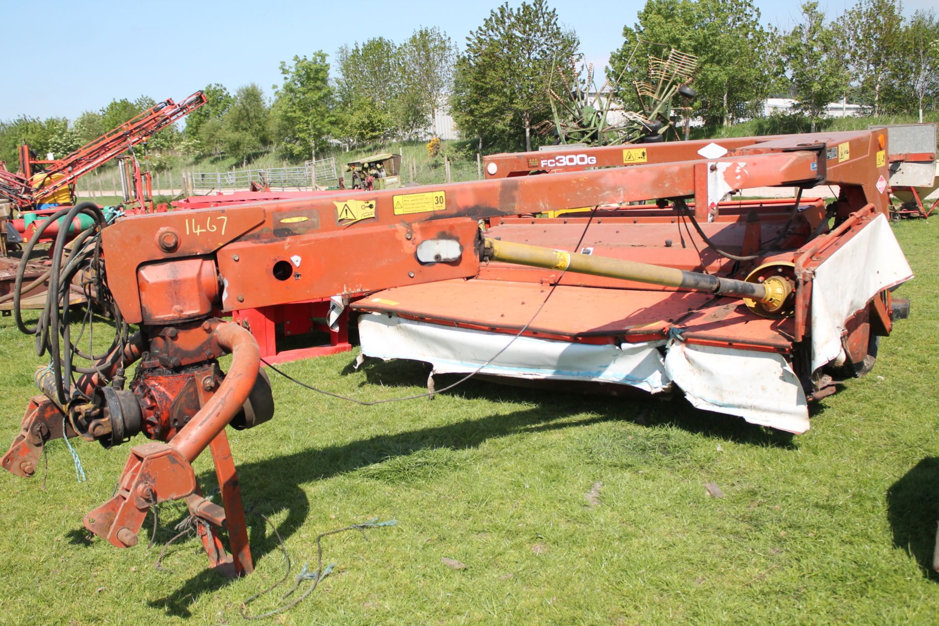 KUHN 10 FT TRAILING MOWER WITH PTO