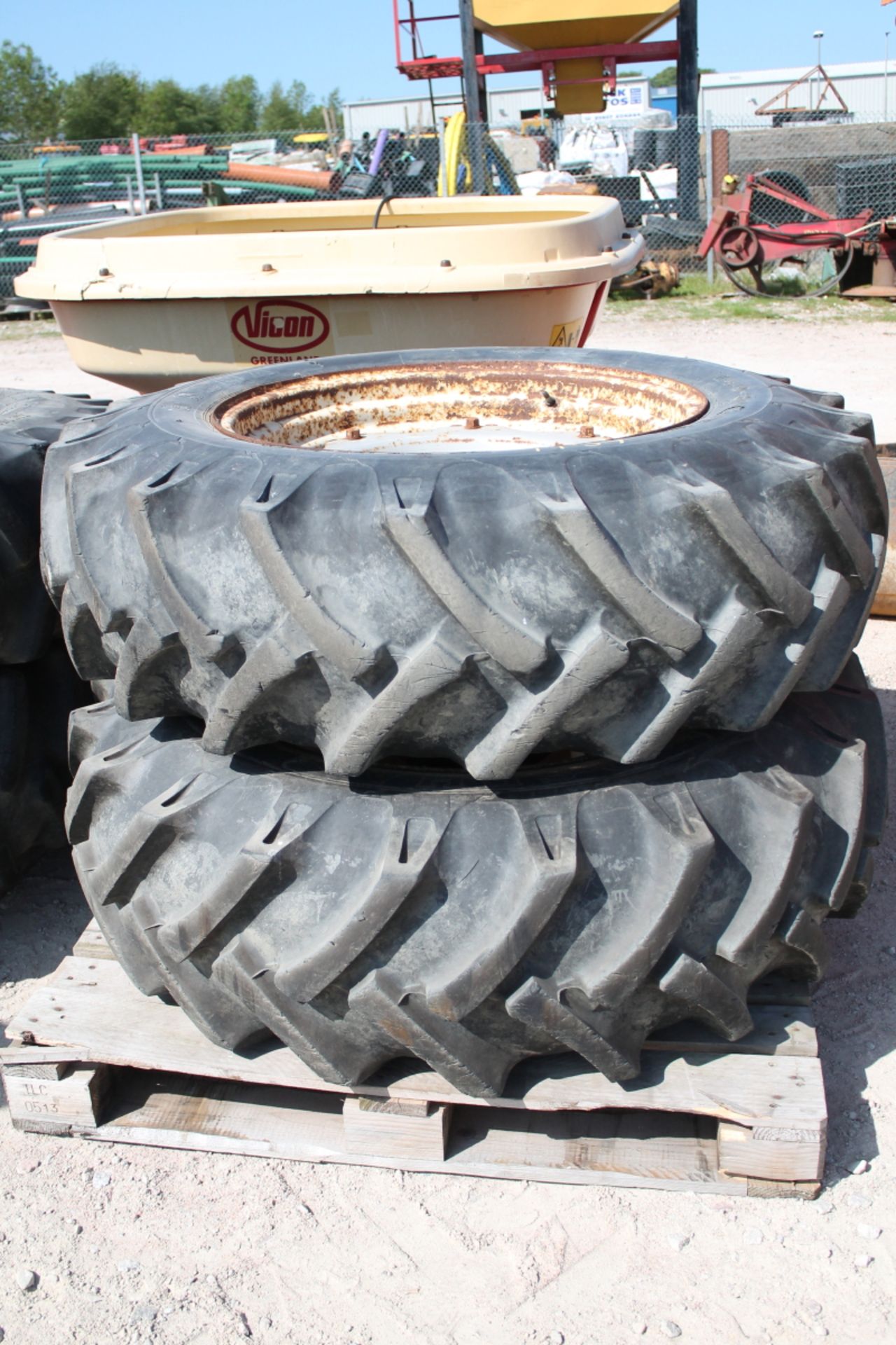 SET 4 TRACTOR WHEELS & TYRES