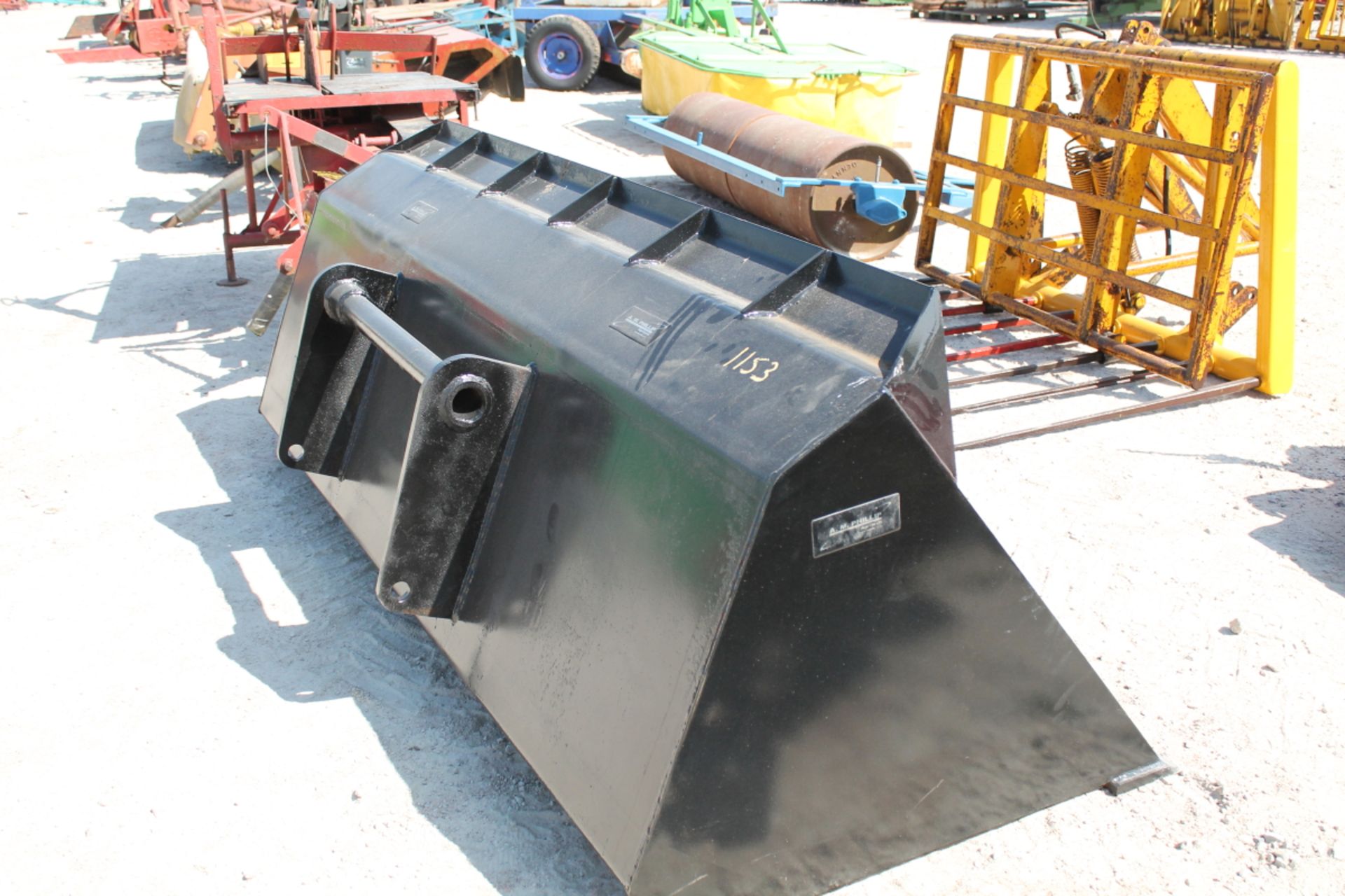 MANITOU BUCKET