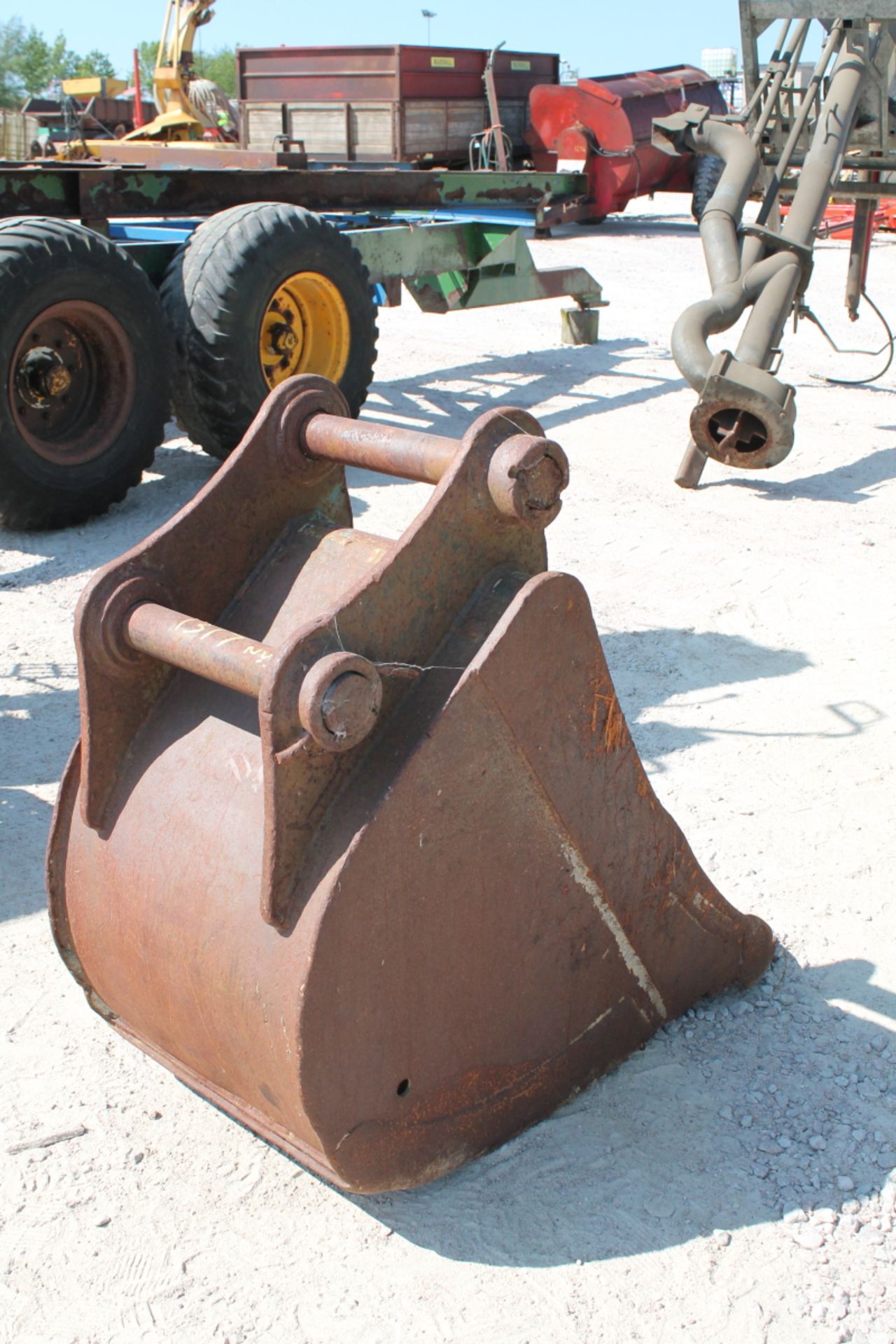 600 WIDE DIGGER BUCKET 80 MM PINS