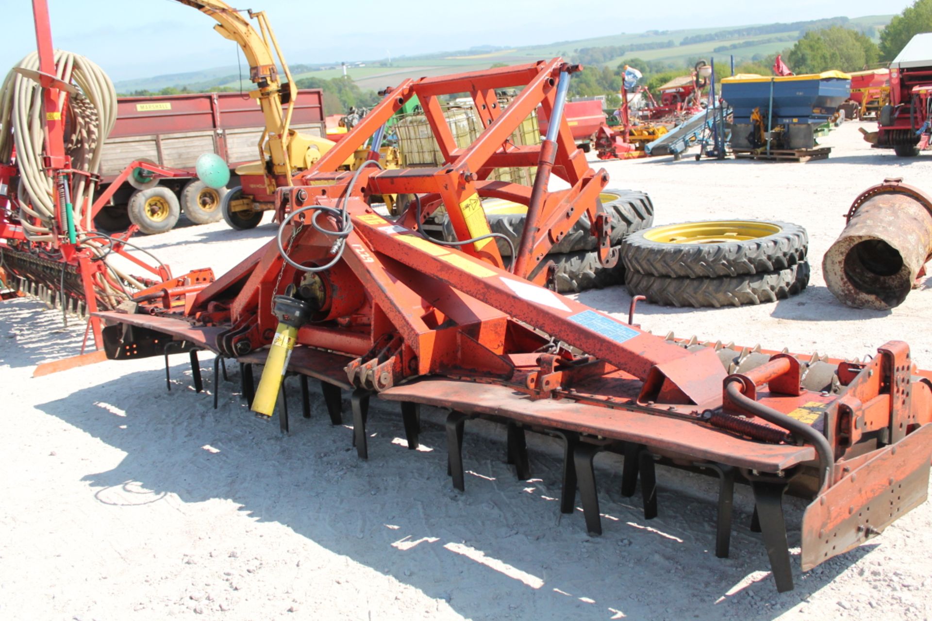 KUHN ACCORD POWER HARROW ONE PASS WITH PTO & C/BOX IN P/CABIN