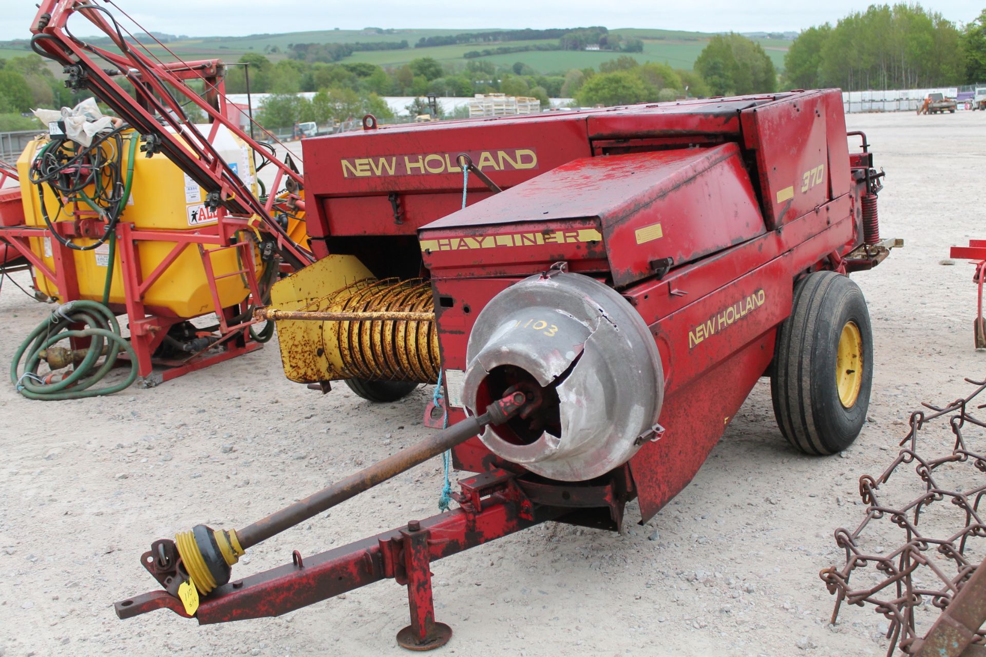 NEW HOLLAND SQUARE BALER WITH PTO