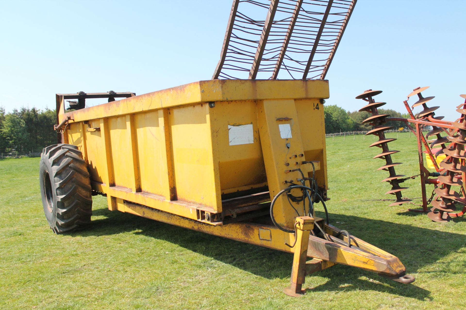 BUNNING MUCK SPREADER WITH PTO