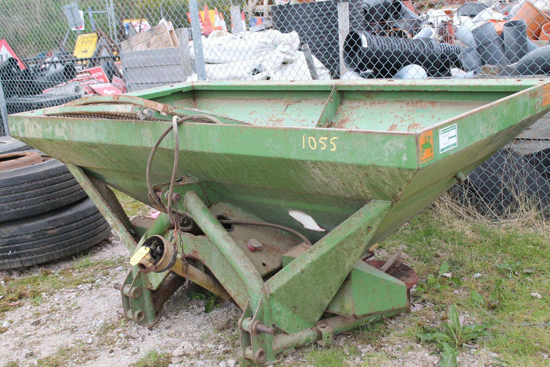 AMAZONE FERT SPREADER WITH PTO