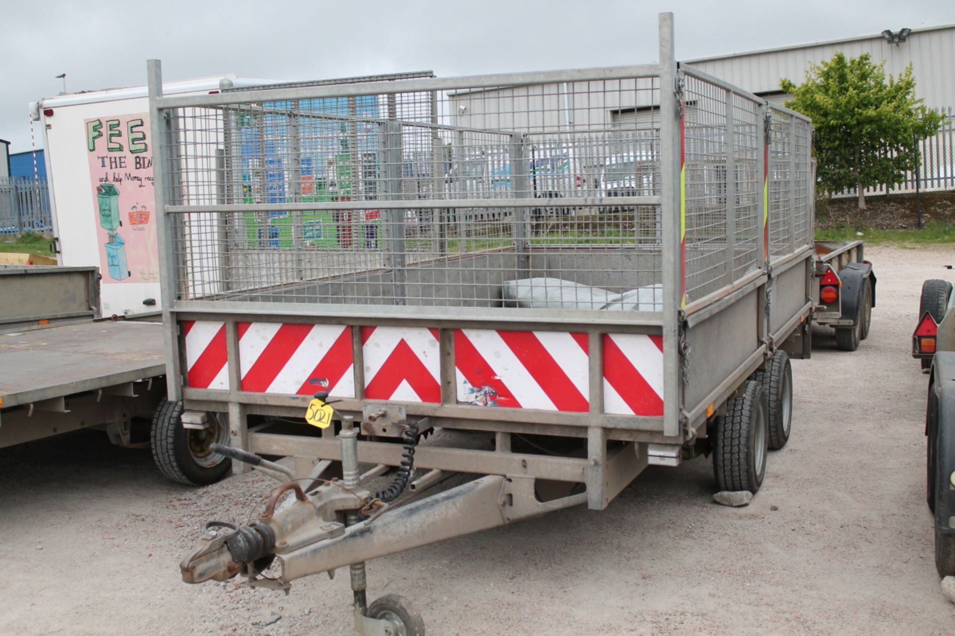 IFOR WILLIAMS 12' TWIN AXLE TRAILER C/W MESH SIDES & COVER