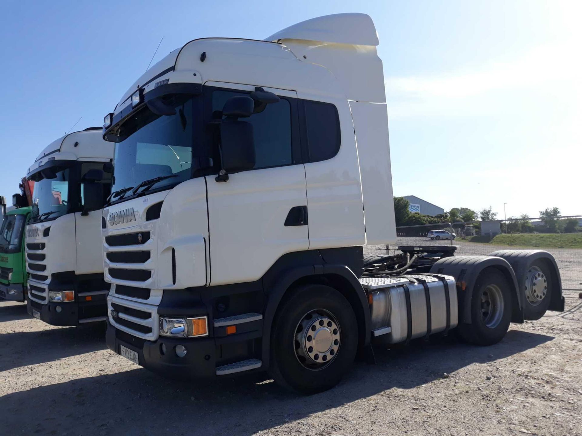 Scania R-srs L-class R425 La 6x2 - 11705cc 2 Door Truck - Image 2 of 3