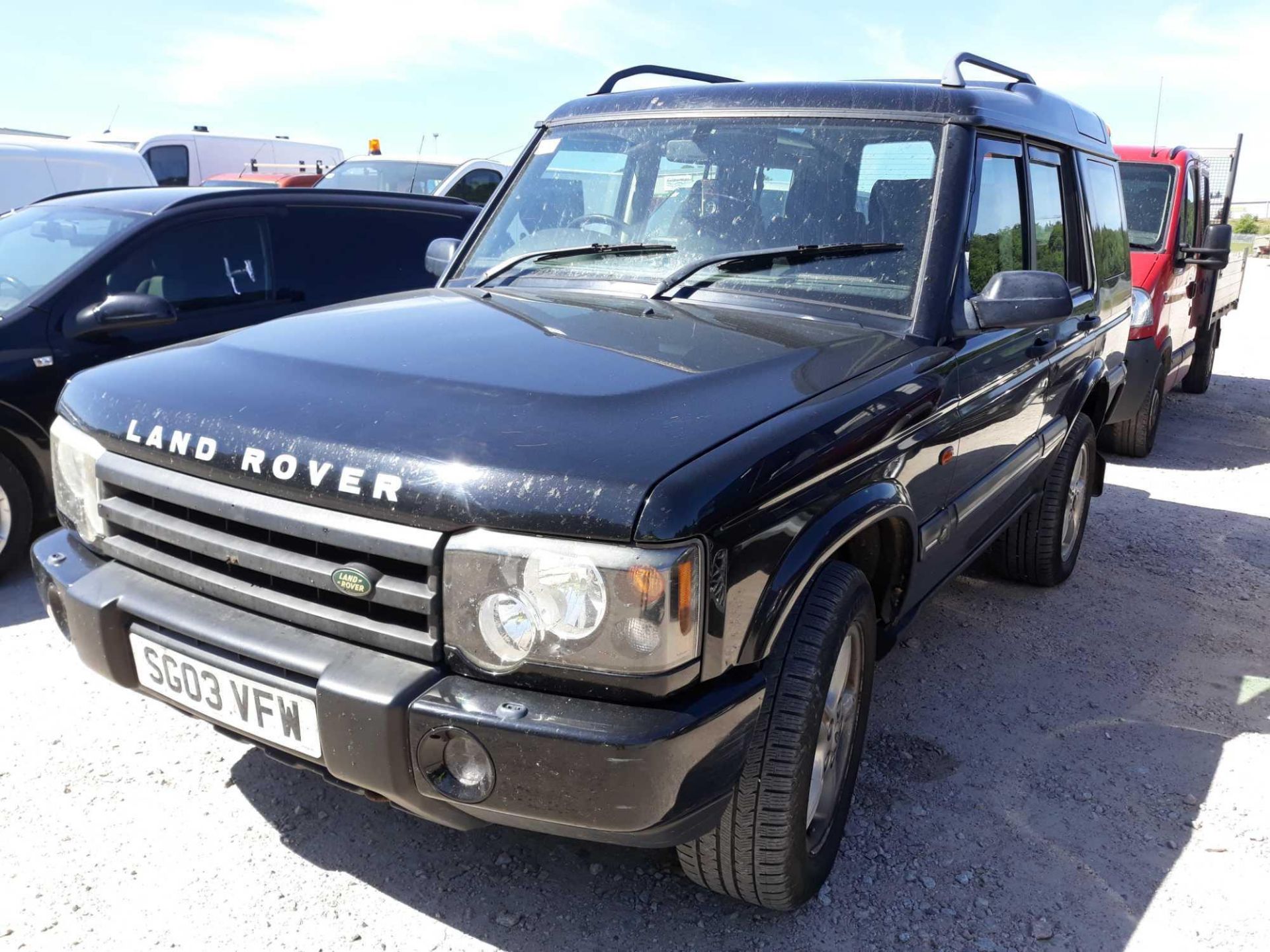 Land Rover Discovery Td5 S - 2495cc Estate - Image 2 of 3