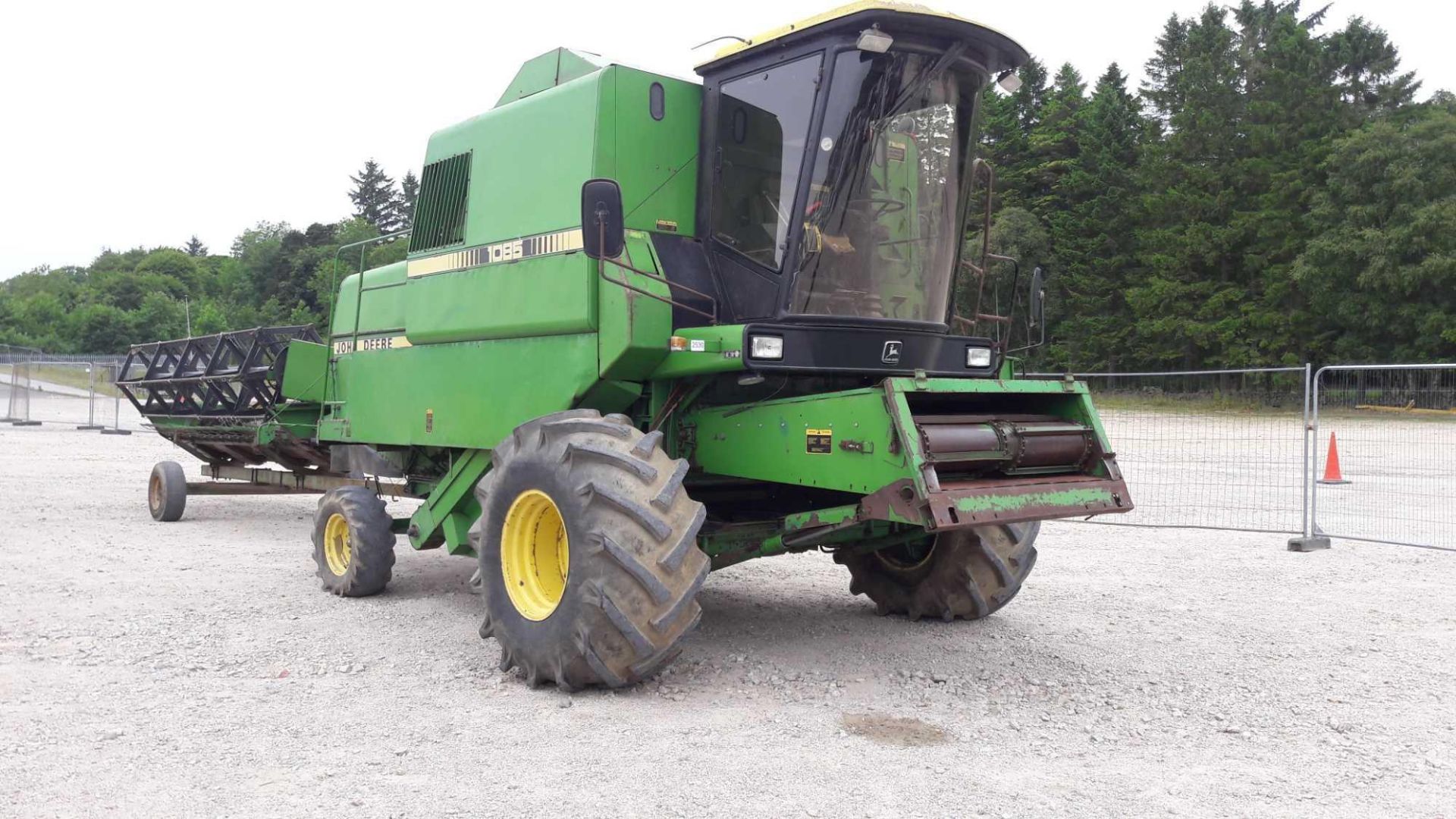 John Deere Combine Harvester - 0cc X - Other