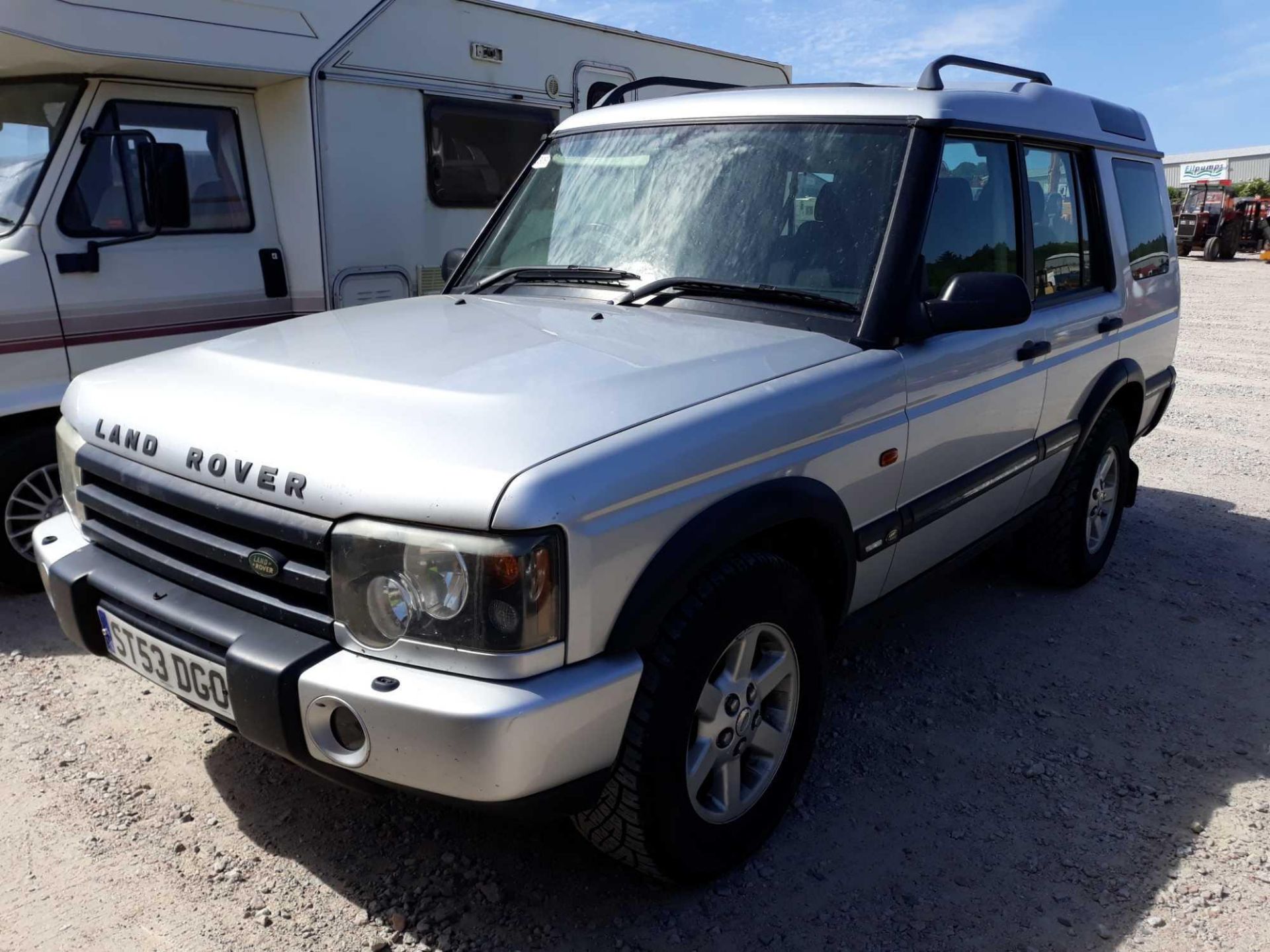 Land Rover Discovery Td5 Gs Auto - 2495cc Estate - Image 2 of 3
