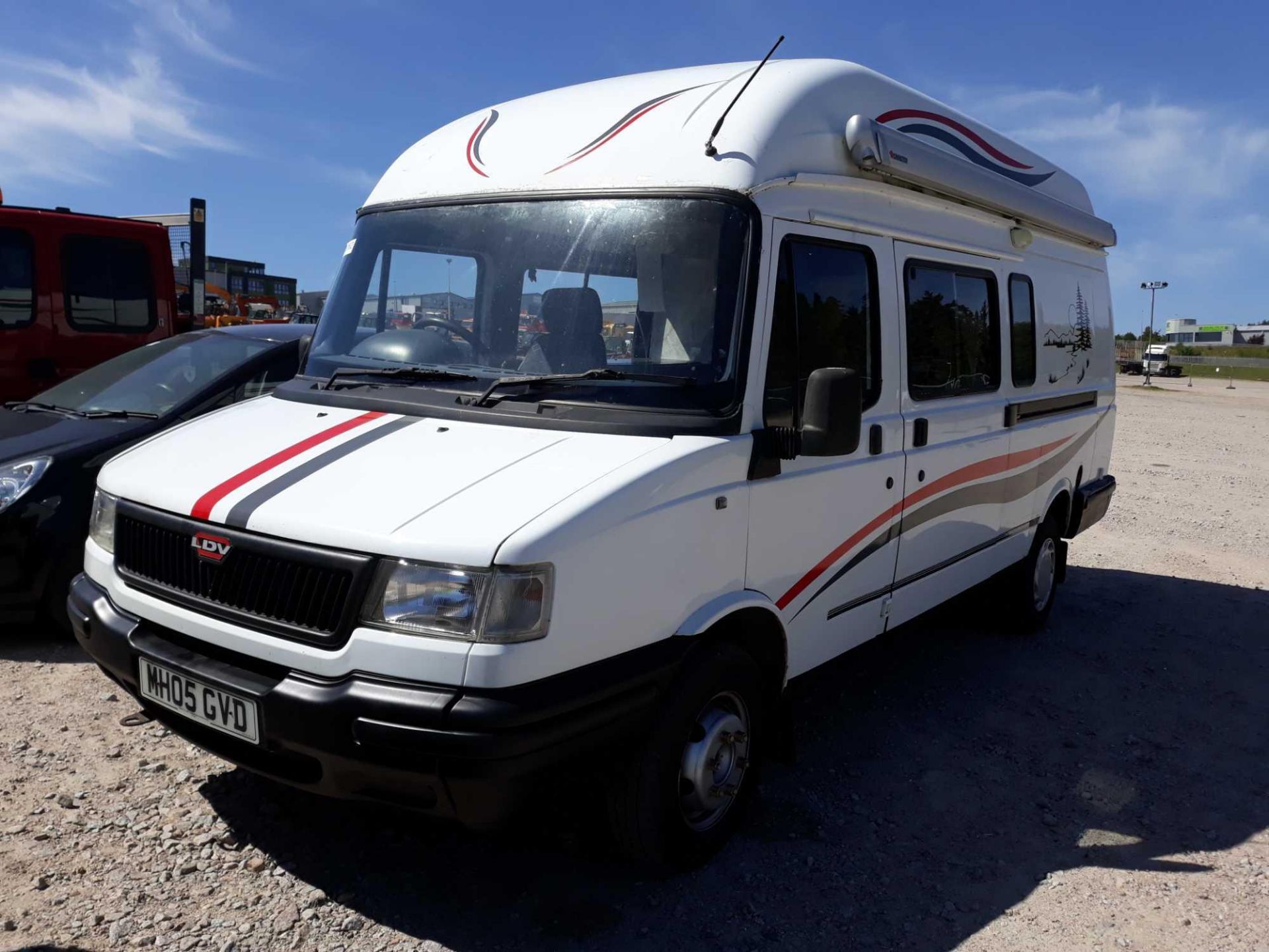 Ldv Convoy 2.5td Lwb Hi-loader - 2400cc Van - Image 2 of 3