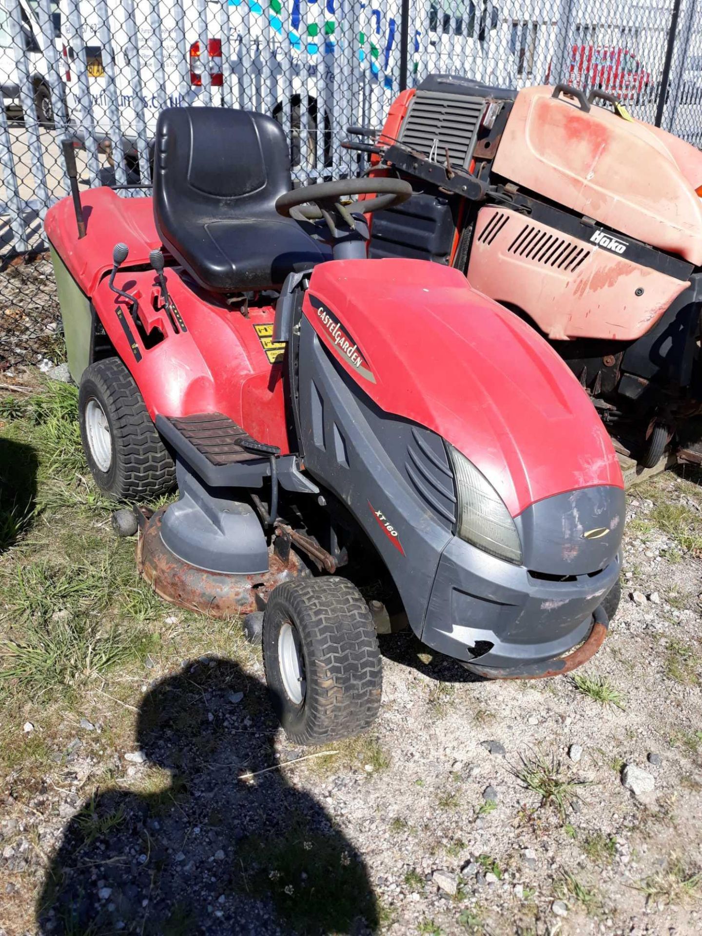 CASTLE GARDEN RIDE-ON MOWER