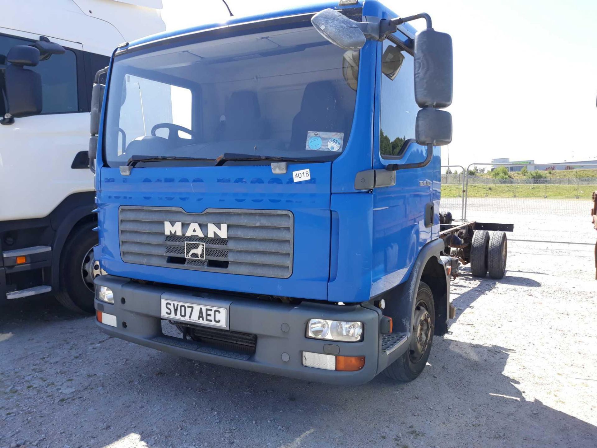 Man Unknown - 4580cc 2 Door Truck - Image 2 of 4