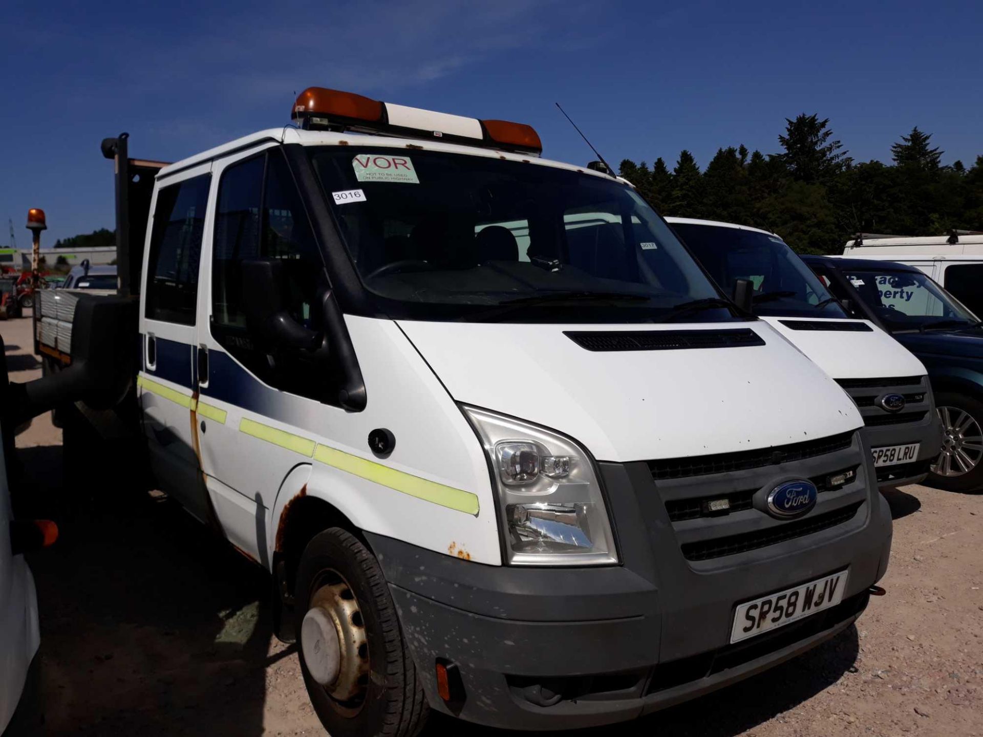 Ford Transit 100 T350l D/c Rwd - 2402cc 4 Door Pickup