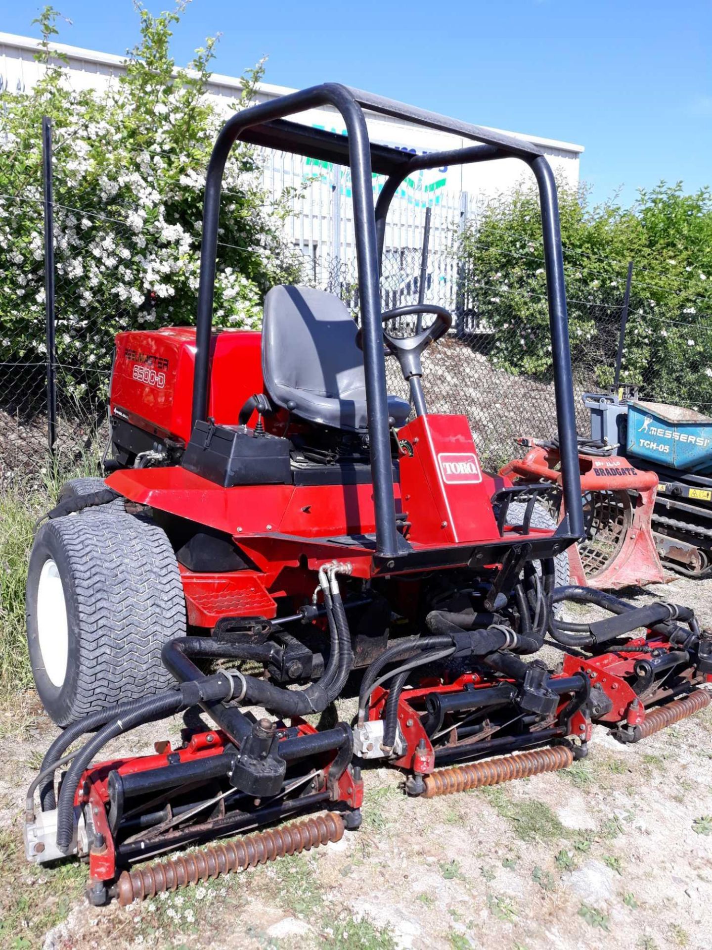 TORO 6500D TRIPLE MOWER KEY IN P/CABIN