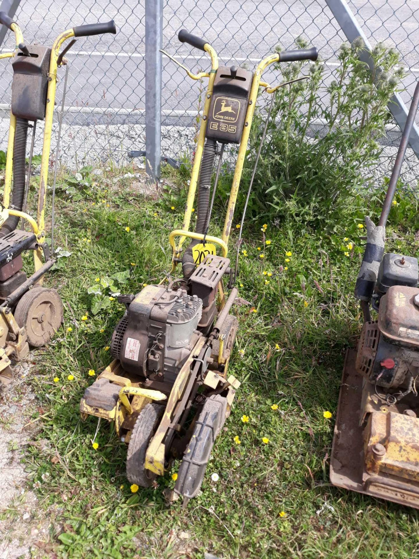 JOHN DEERE E35 EDGE CUTTER