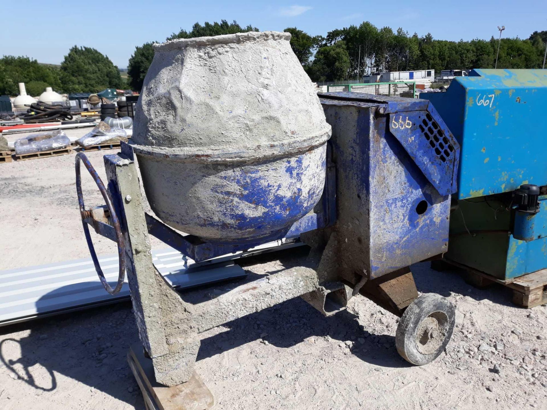 INDUSTRIAL CEMENT MIXER HANDLE IN P/CABIN