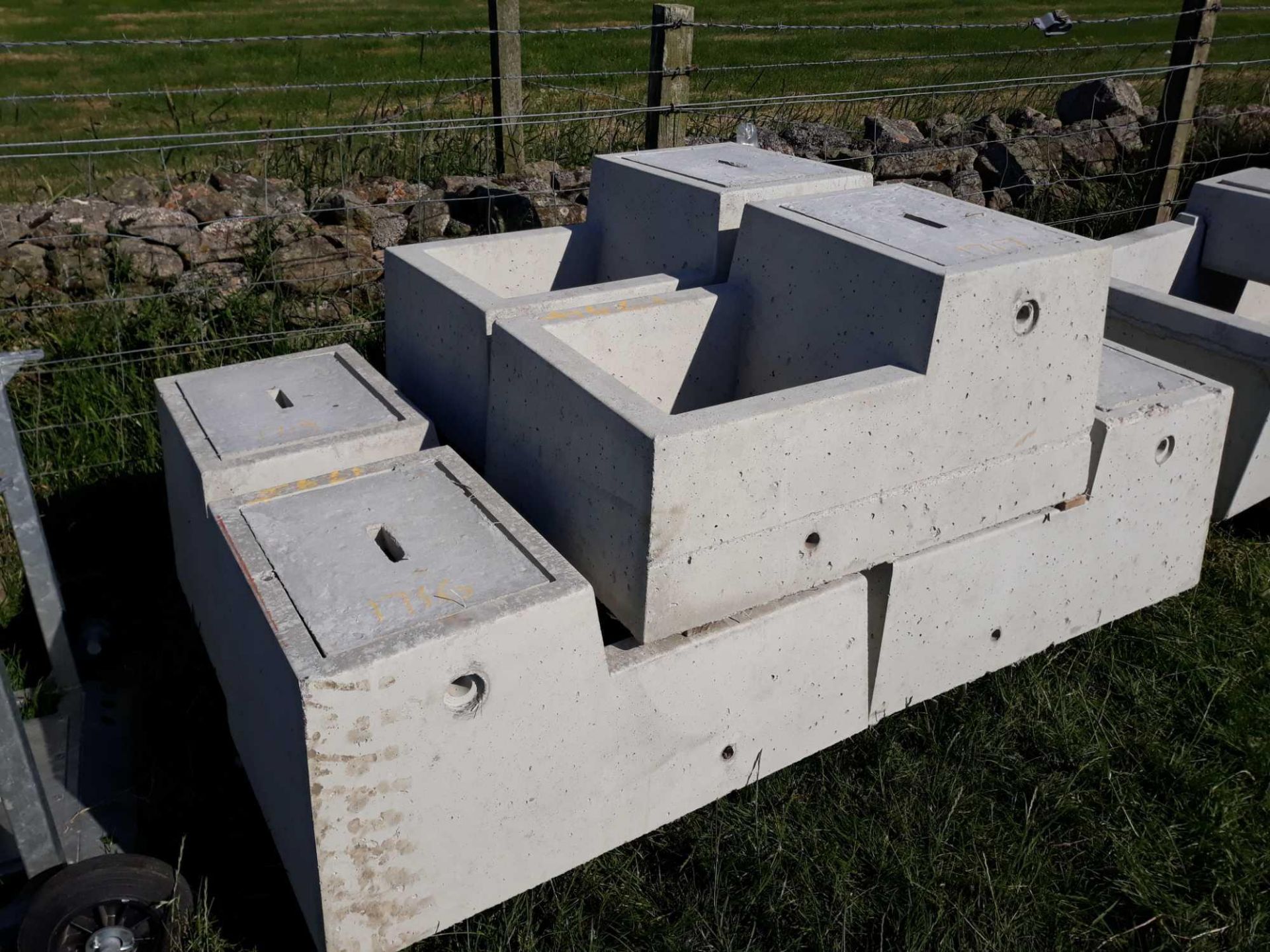 CEMENT WATER TROUGH