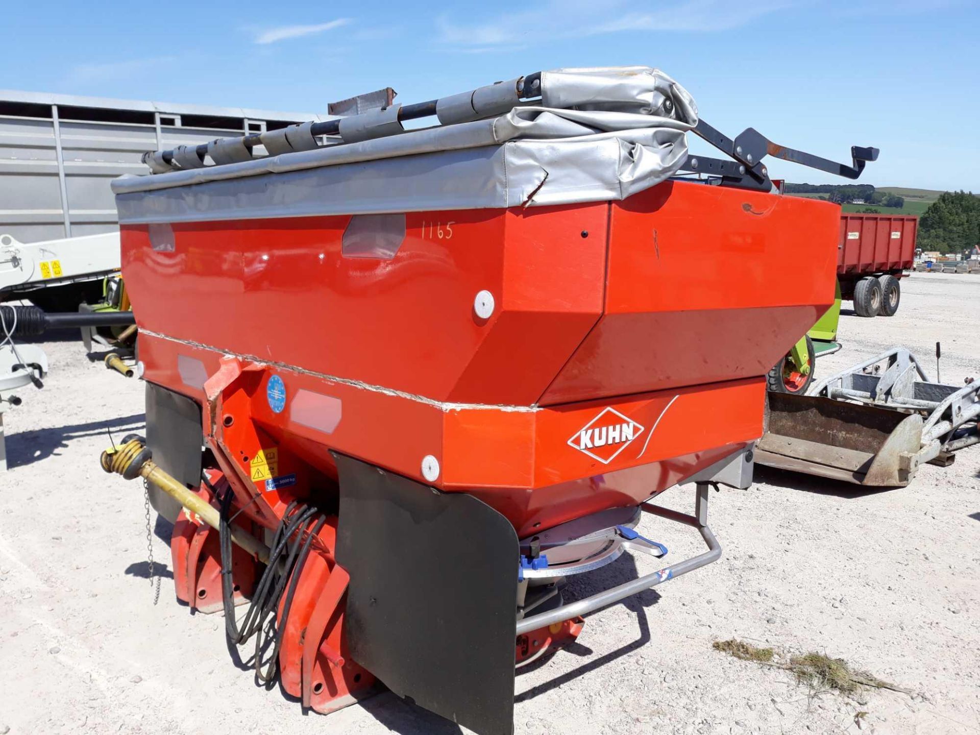 KUHN FERT SPREADER WITH PTO & MANUAL IN P/CABIN