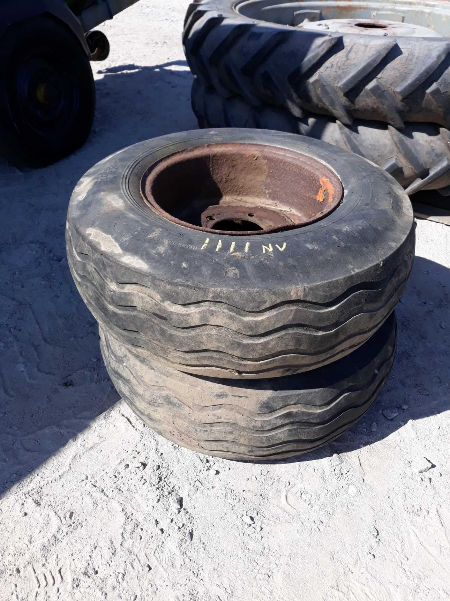 PAIR WHEELS & TYRES FOR 3 TON CART