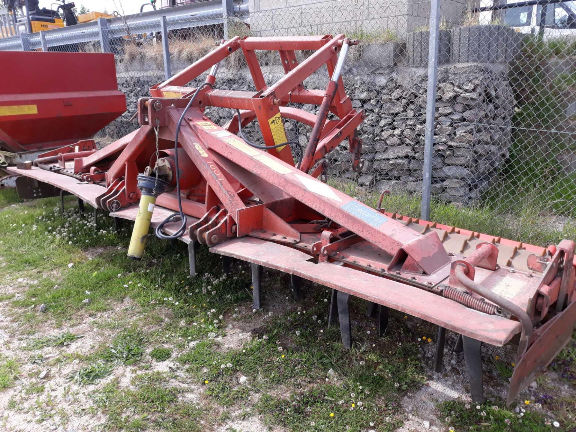 KUHN ACCORD POWER HARROW ONE PASS WITH PTO & C/BOX IN P/CAB - Image 4 of 4