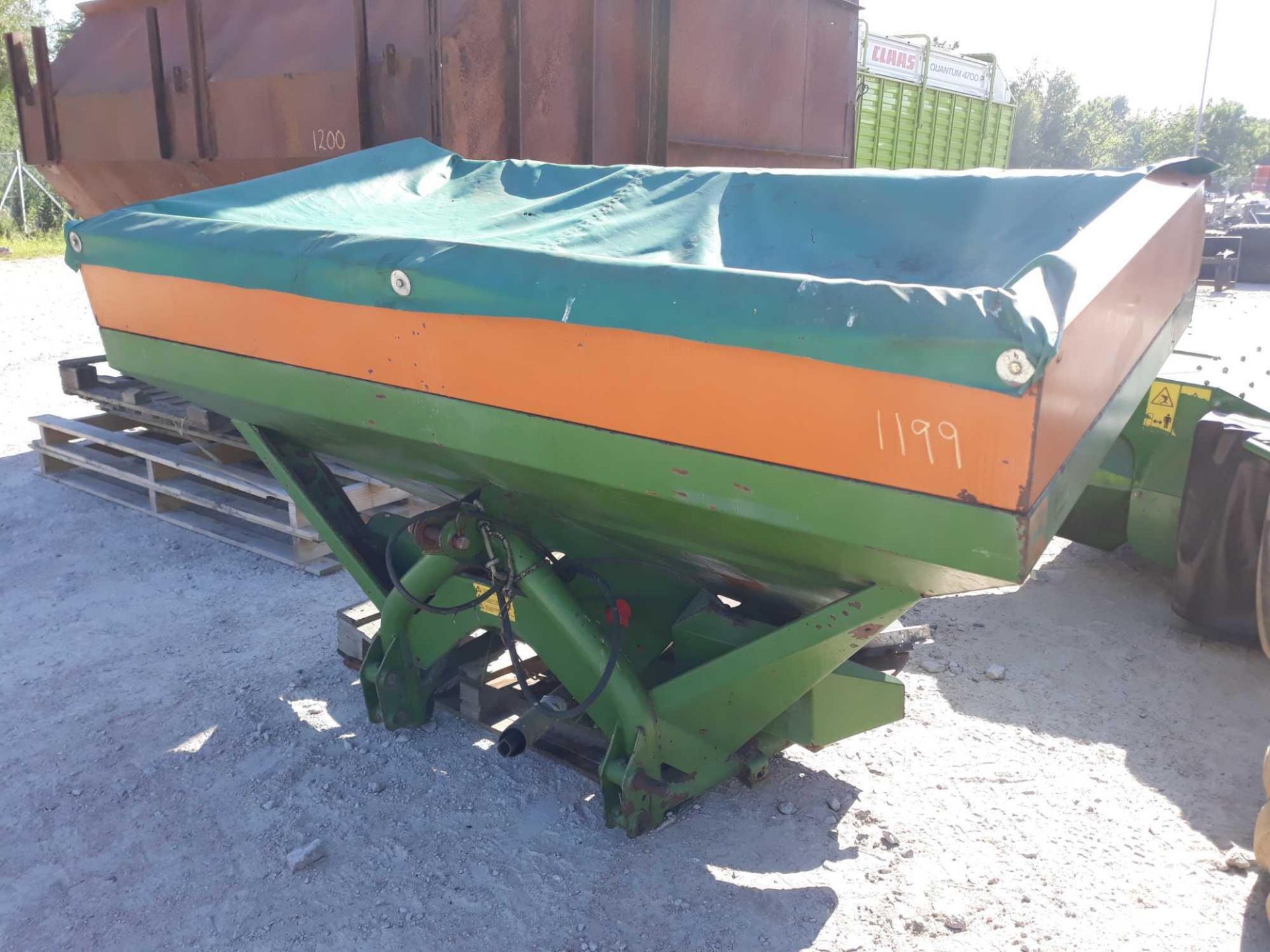 AMAZONE FERT SPREADER WITH PTO