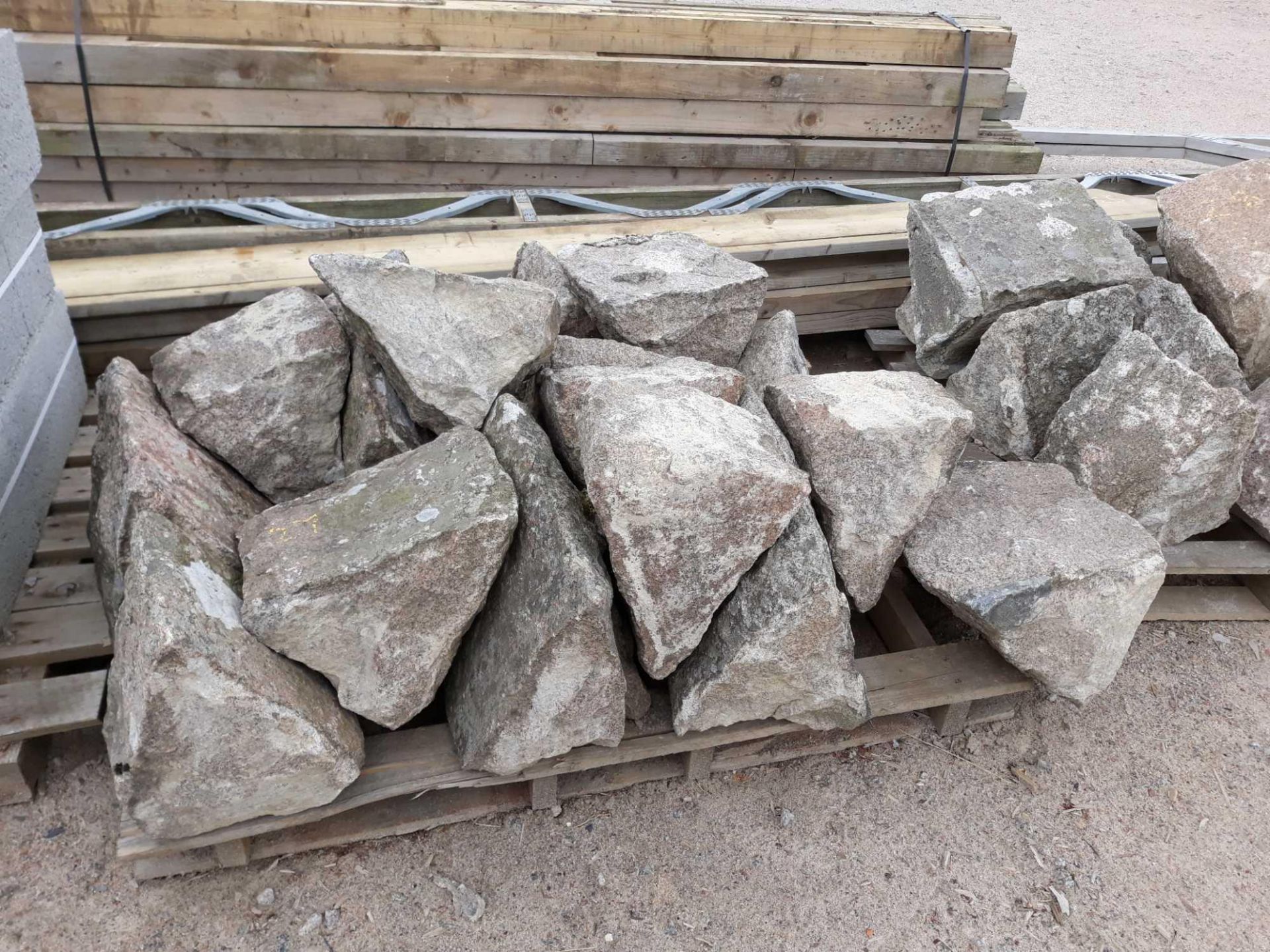 GRANITE CORNER STONES