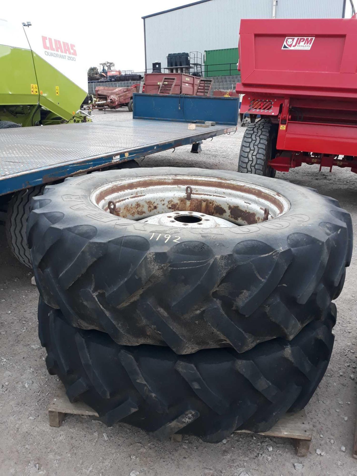 16.9 X 38 TRACTOR REAR WHEELS & TYRES - Image 2 of 2