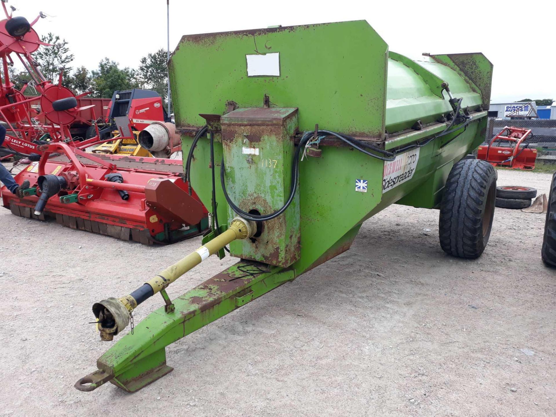 DOWDESWELL BARREL MUCKSPREADER WITH PTO