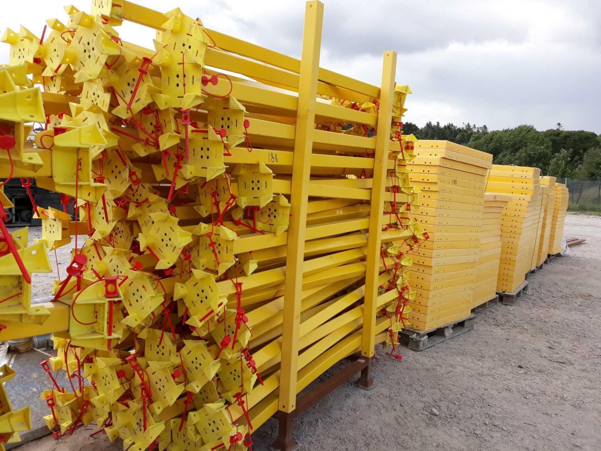 11 PALLETS, 3 STILLAGE TRAD SAFETY DECK - Image 3 of 5