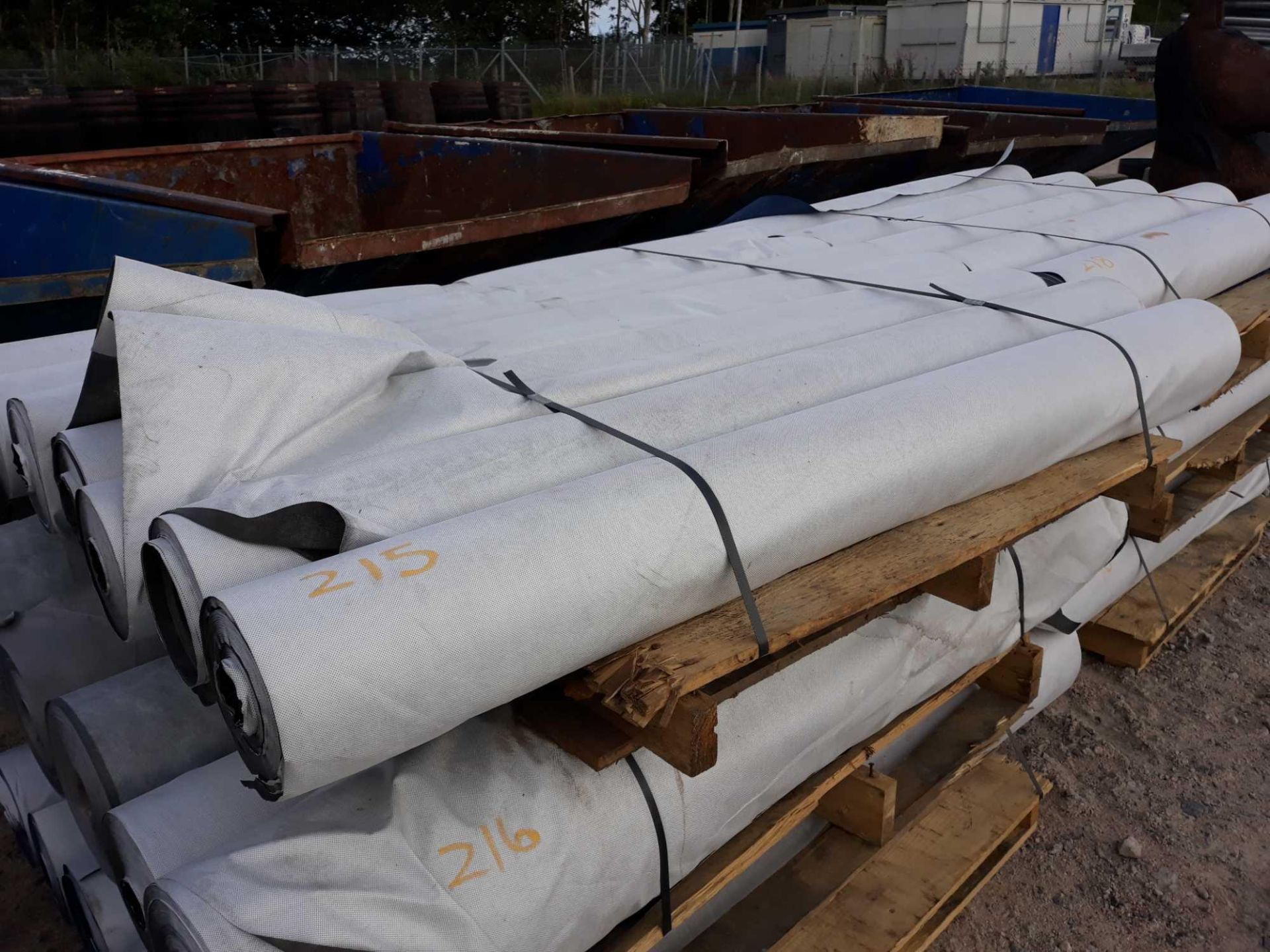PALLET ROOFING MEMBRANE