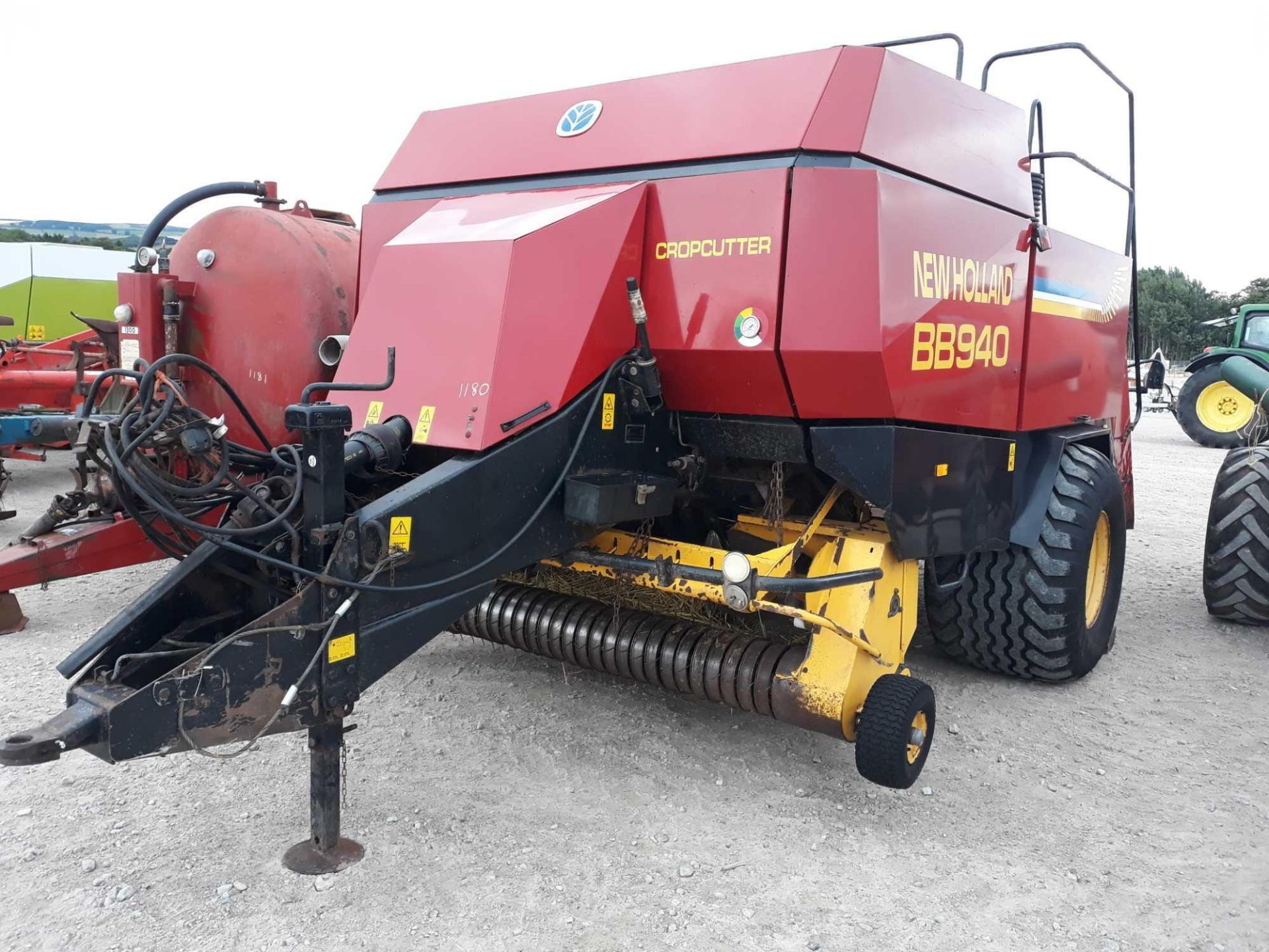 NEW HOLLAND BB940 BALER WITH PTO