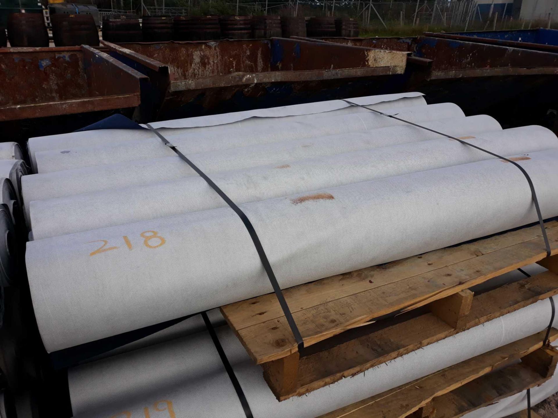 PALLET ROOFING MEMBRANE